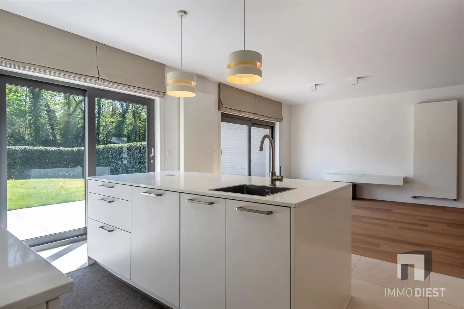 Luxe woning met 4 slaapkamers, 2 badkamers, garage en zonnige tuin foto 13