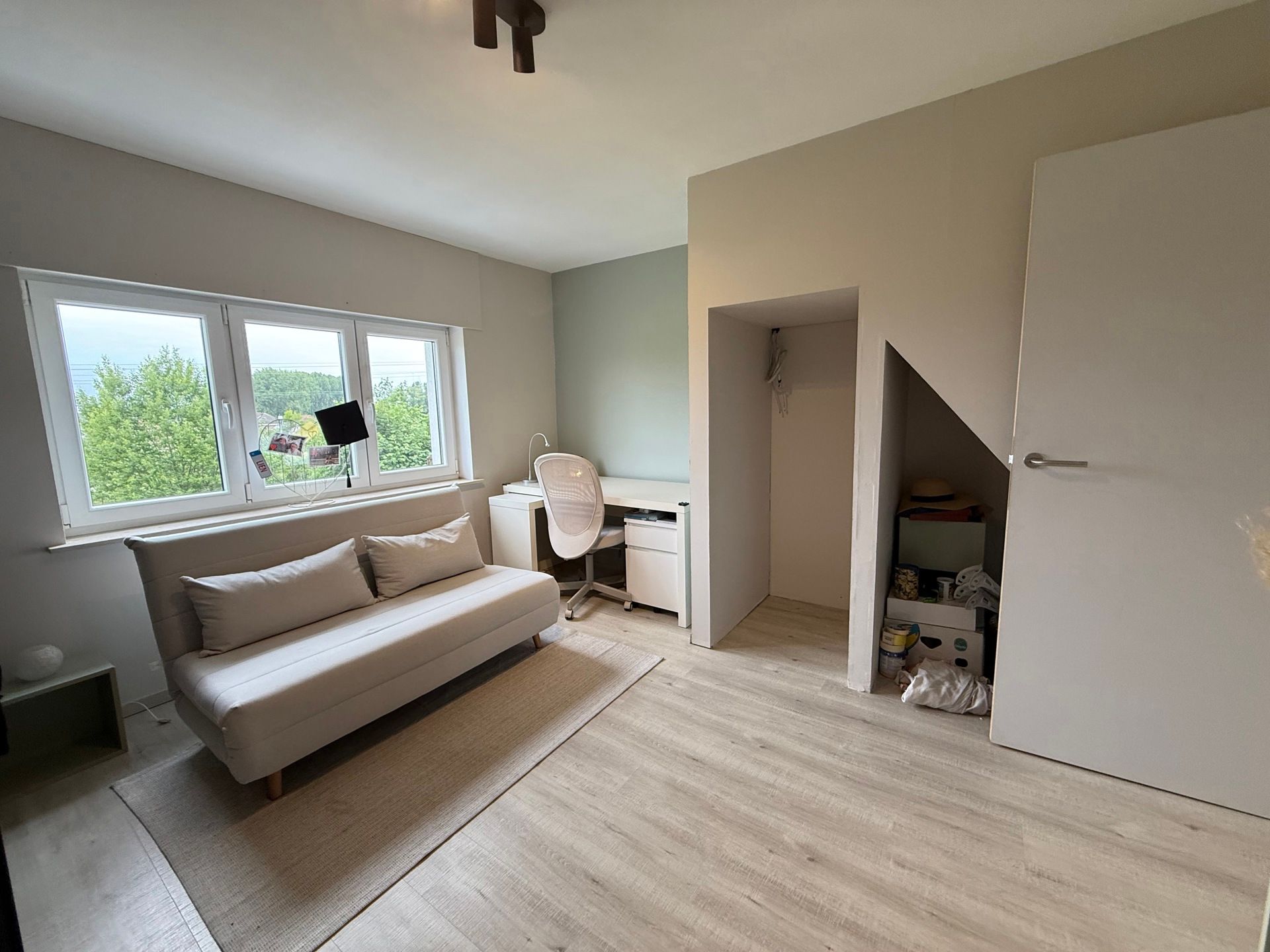 BURST - Gerenoveerde rijwoning met garage. foto 9