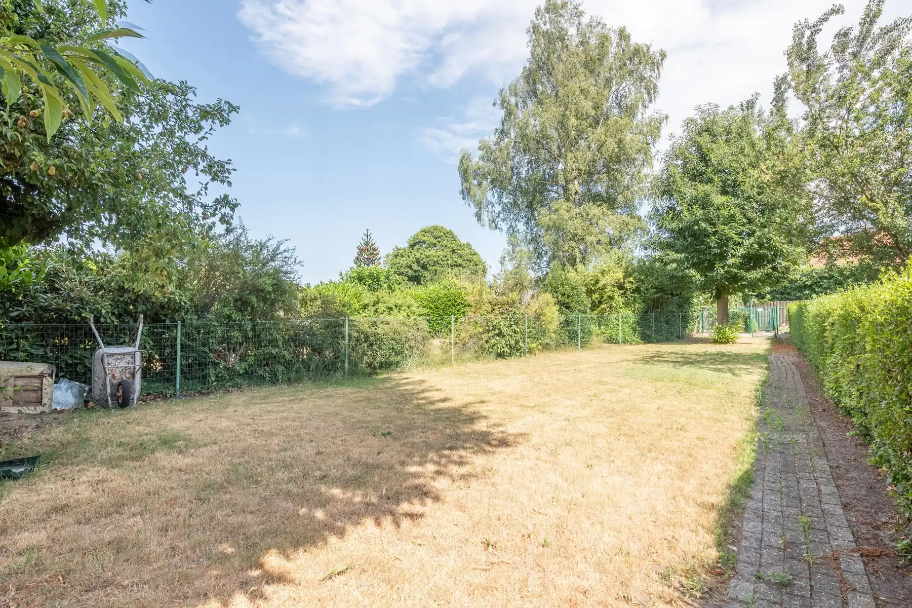 Karaktervolle te renoveren halfopen bebouwing op toplocatie foto 24