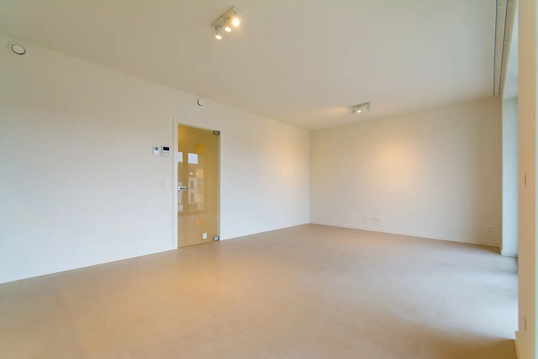 Prachtig instapklaar 2k. app. met terras (Lobroekplein) foto 5