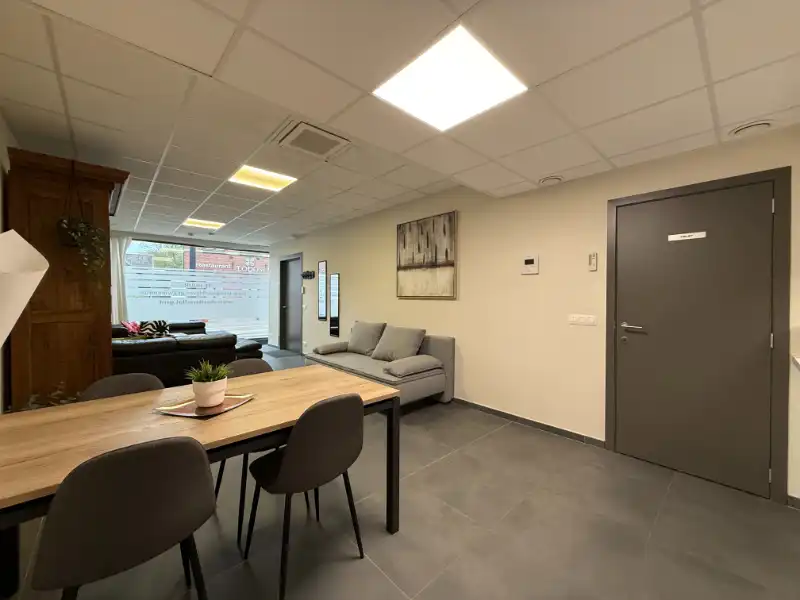 Smaakvol kantoor/praktijkruimte op commerciële ligging foto 3