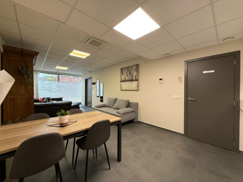 Smaakvol kantoor/praktijkruimte op commerciële ligging foto 3