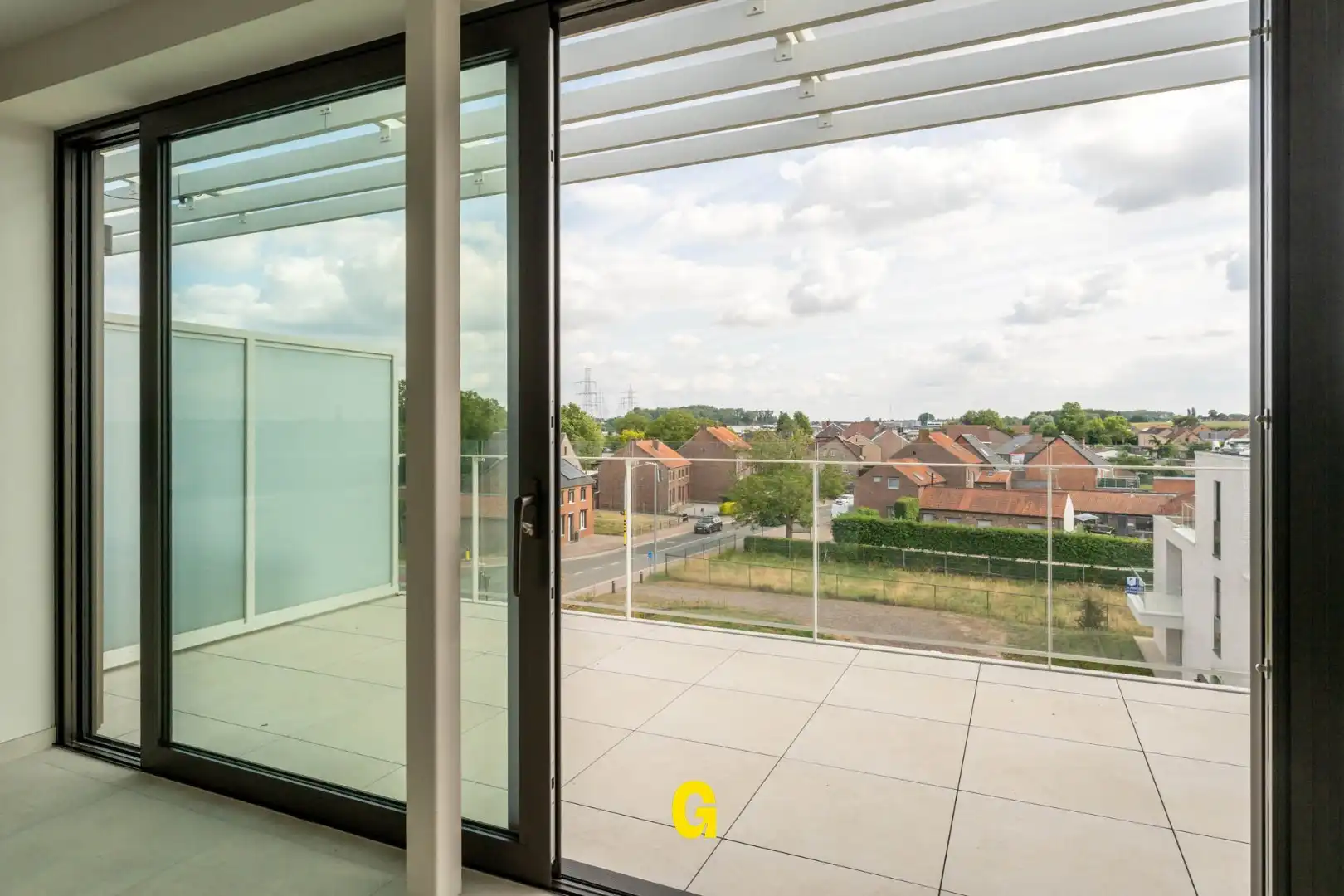 Knap nieuwbouwappartement op de hoogste verdieping in residentie Bella Vista, met twee terrassen en prachtige zichten, inclusief 2 standplaatsen, vlak bij het c foto 21