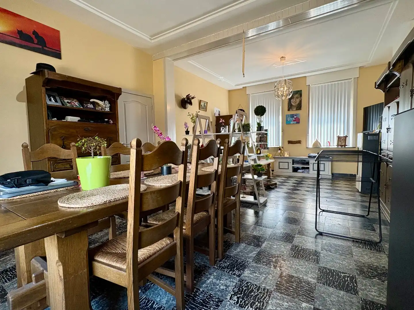 Woning te koop in het landelijke Tiegem met veel potentieel foto 4