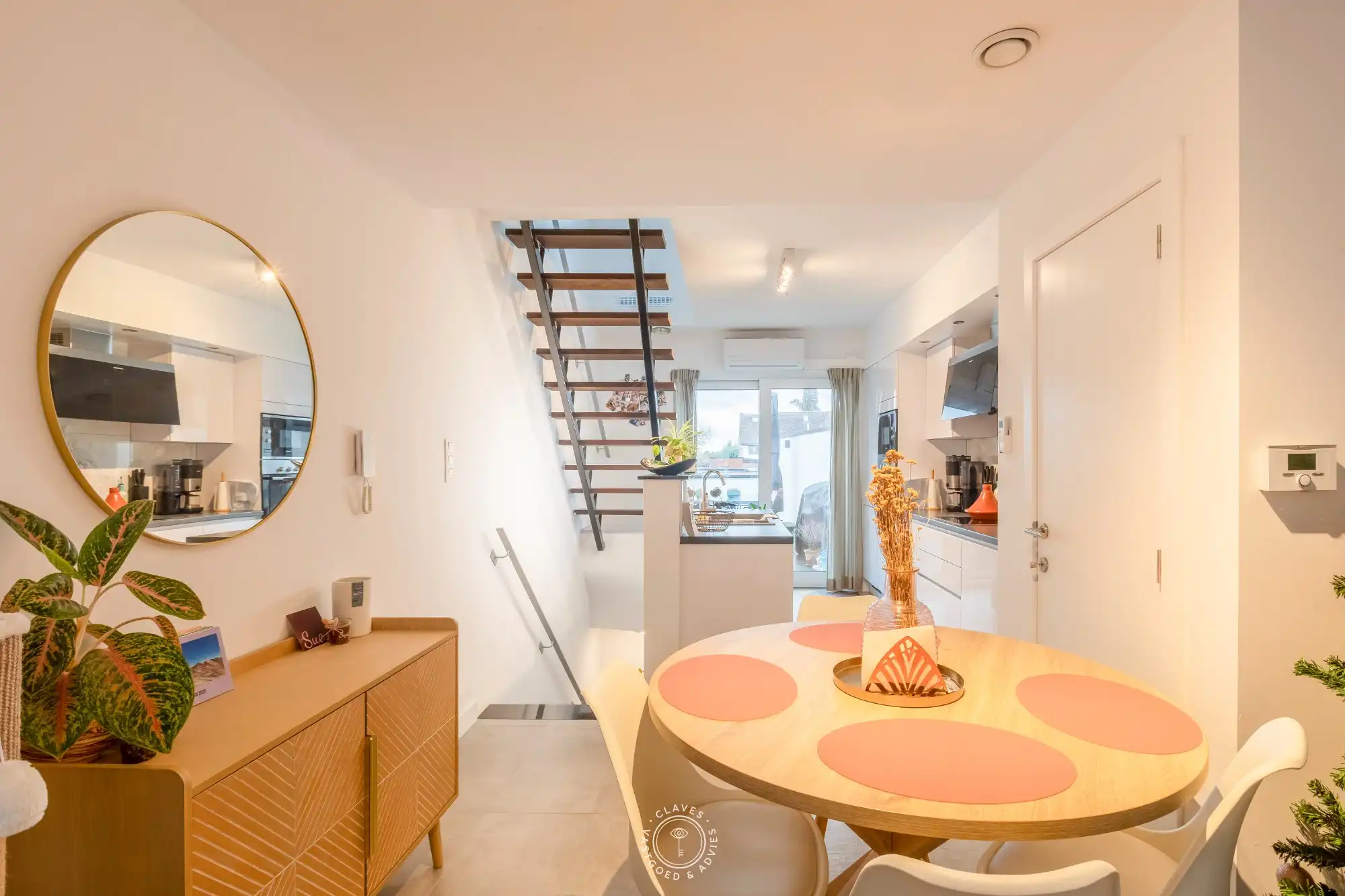 Sfeervol duplex appartement met terras en 1 slaapkamer foto 2