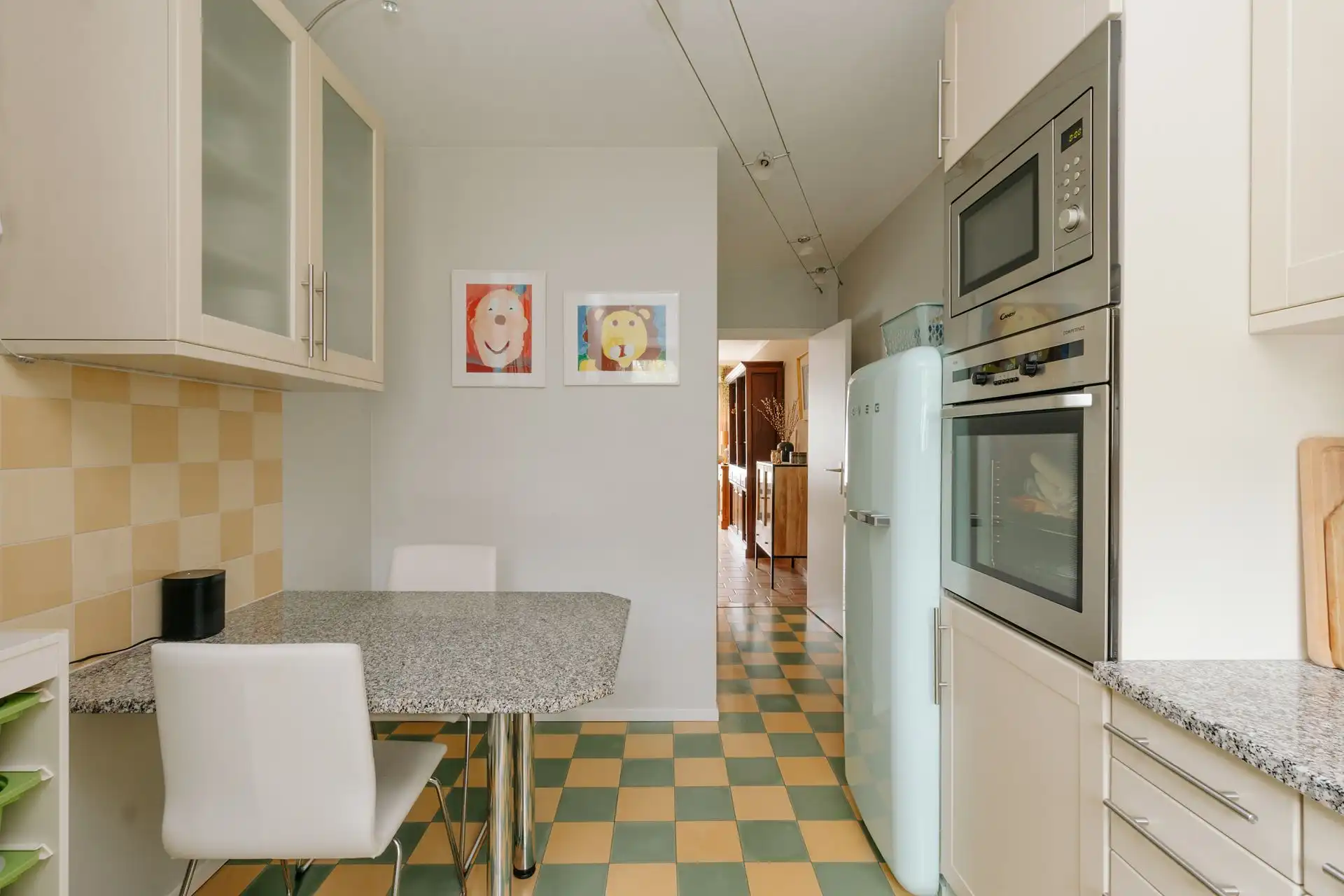Gezinswoning met vier slaapkamers + tuin en garage foto 7