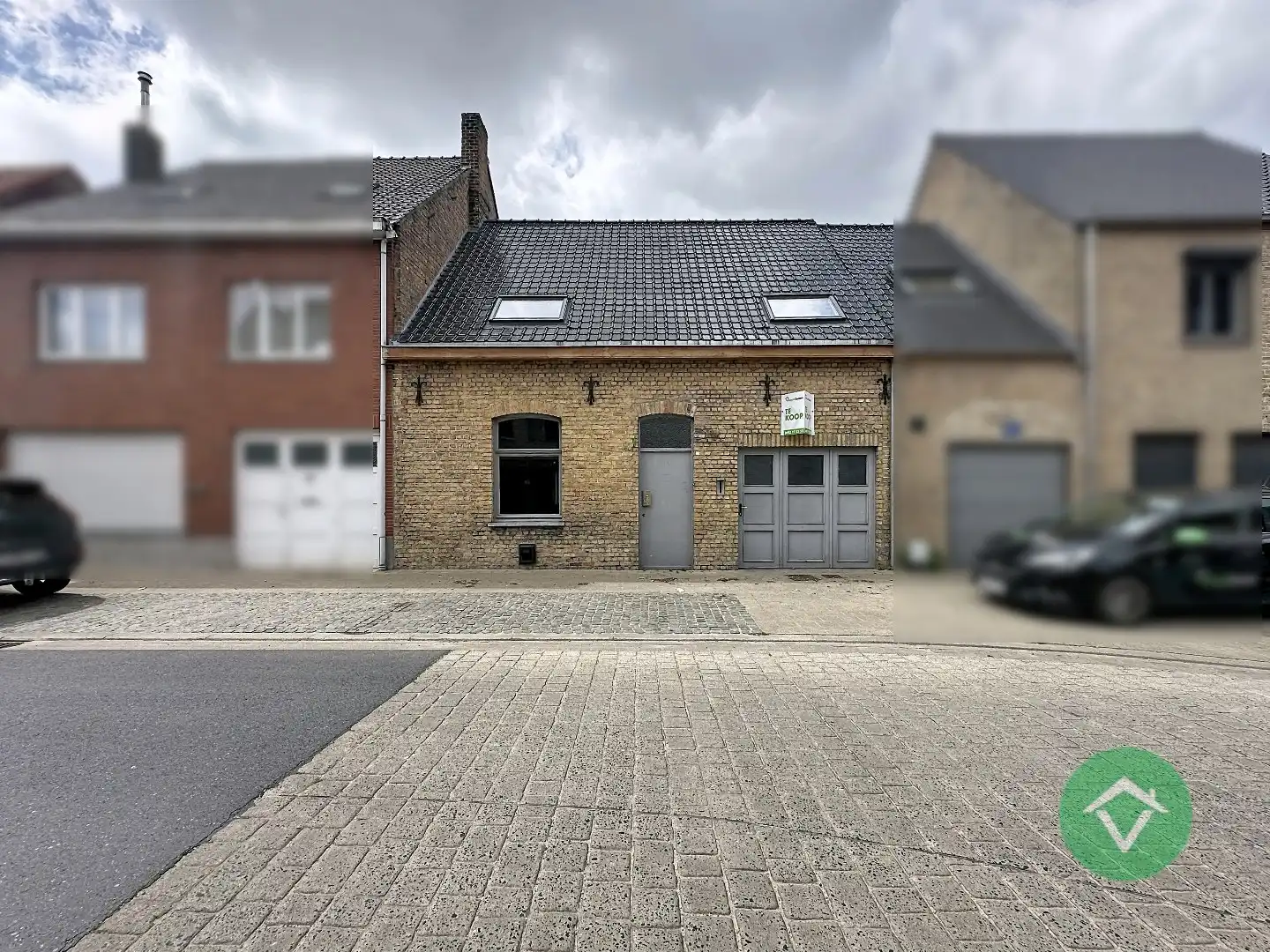 Op te frissen gezinswoning met vier slaapkamers, inpandige garage te Koekelare foto 2
