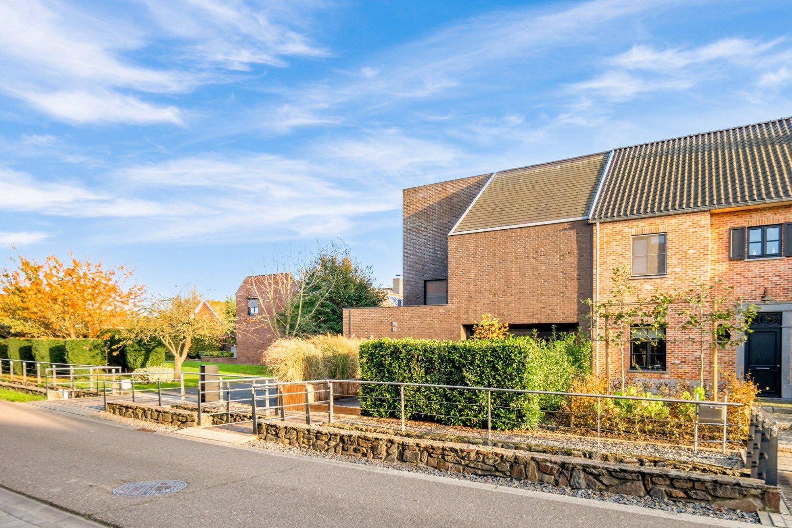 Moderne gezinswoning met 3 slaapkamers en zwembad - Energielabel B foto 4