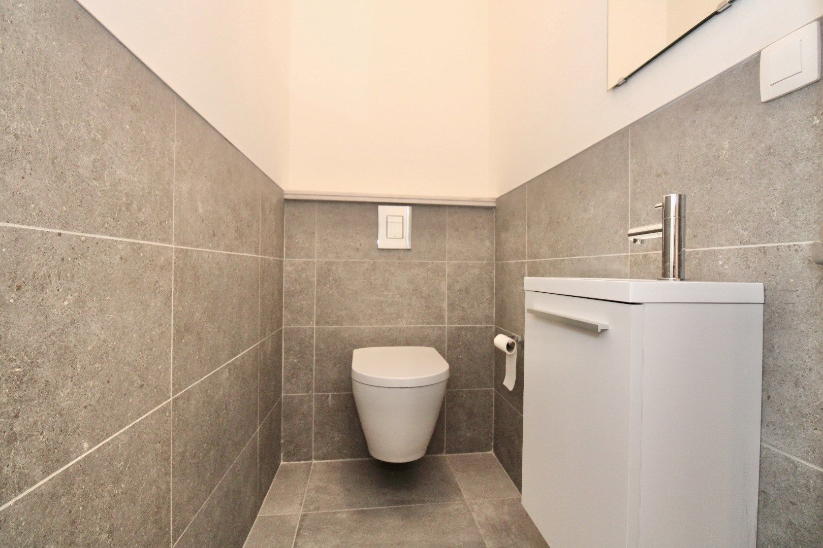 Energiezuinig, recent (2024), instapklaar 2-slpk gelijkvloersappartement foto 11