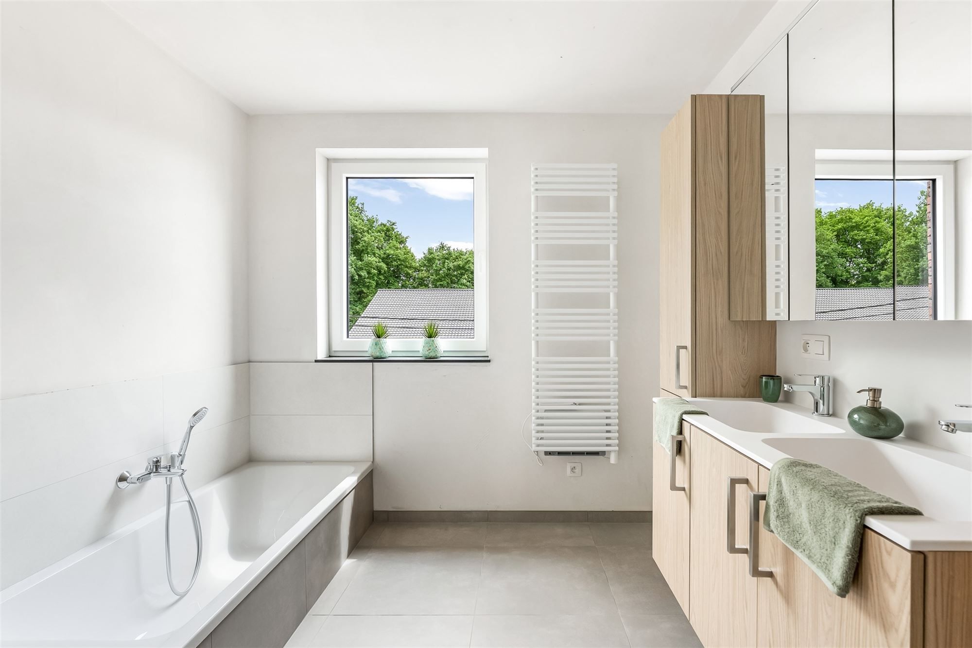 VOLLEDIG AFGEWERKTE NIEUWBOUWWONING IN DOODLOPENDE STRAAT foto 12