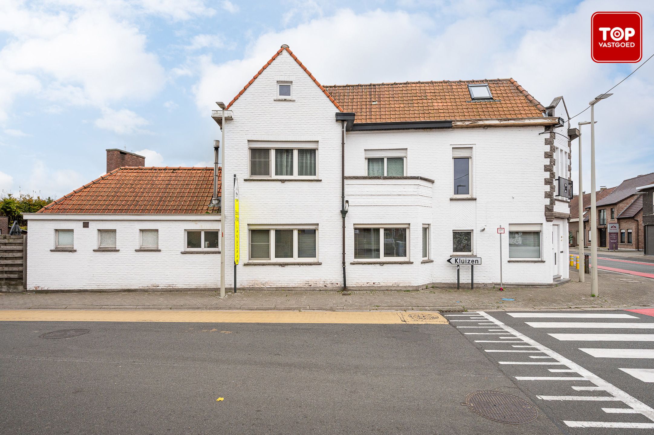 Instapklare woning met 4 slaapkamers en tuin in het hart van Sleidinge foto 2