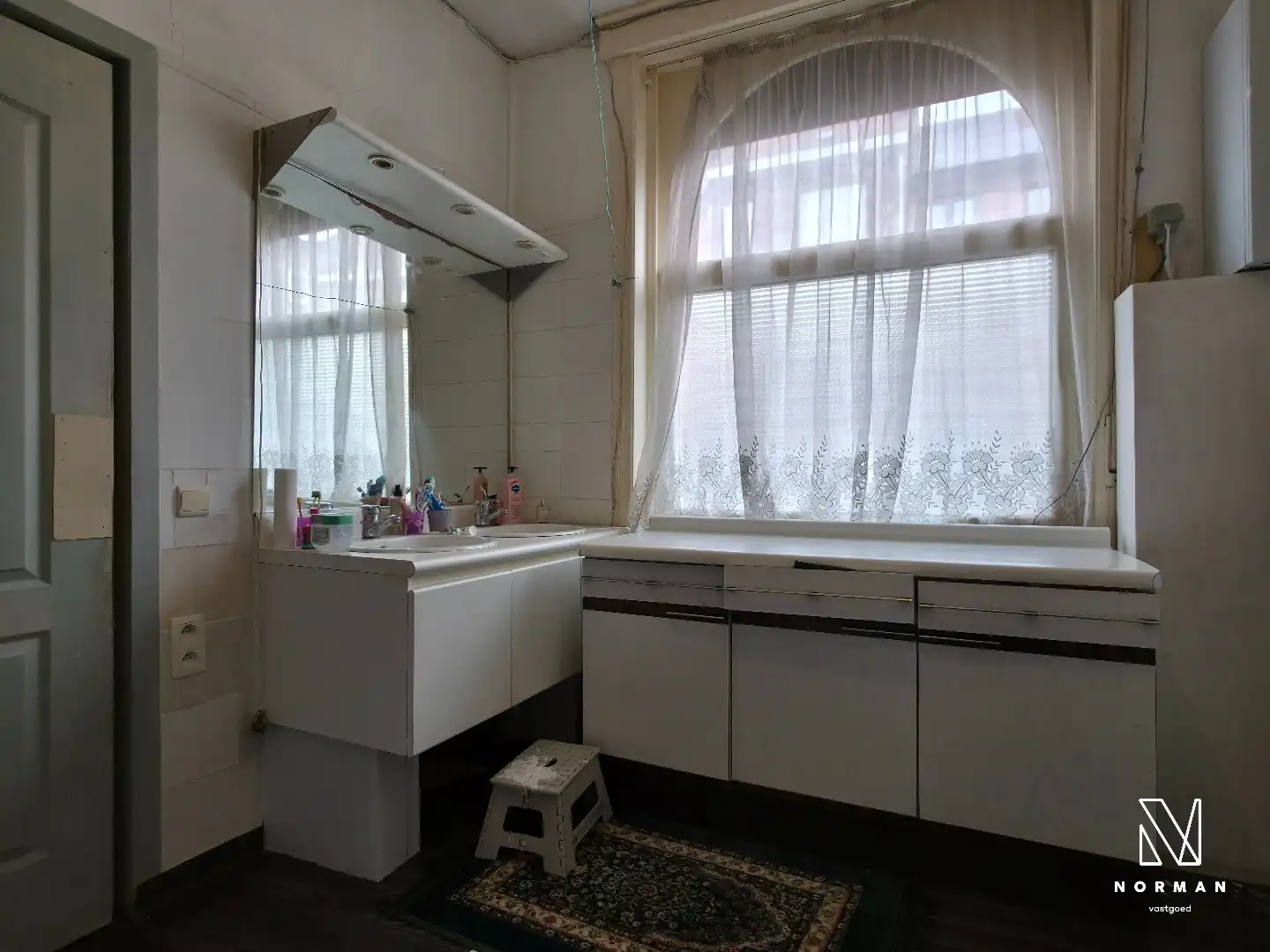 Woning met 4 slaapkamers in de Elfde Julilaan te Kortrijk foto 8