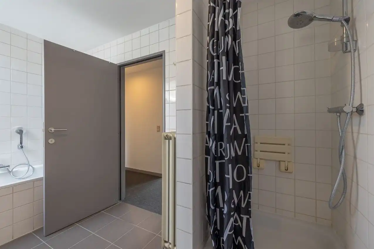 instapklare woning (3 slpk) in oude gemeenteschool foto 25