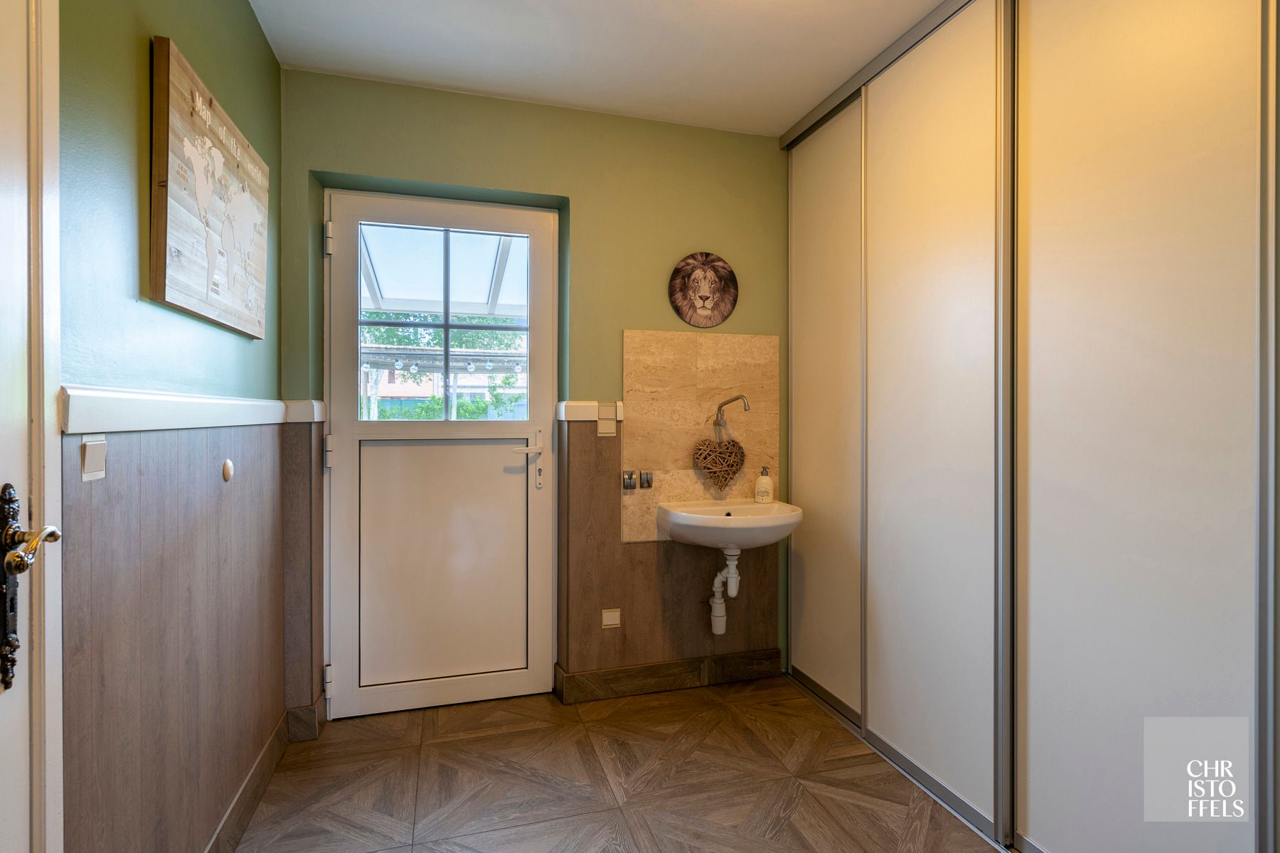 Landelijk en centraal gelegen hedendaagse woning. foto 6
