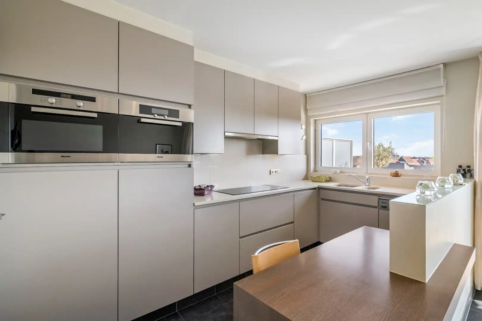 Ruim appartement + GARAGEBOX foto 9