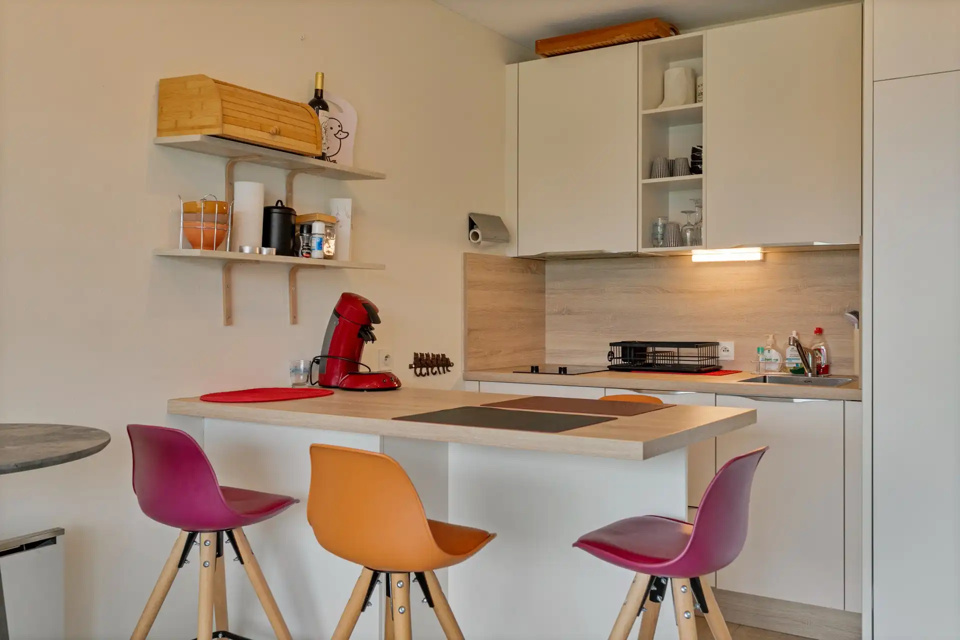 Studio met zongericht terras en open zicht op park en Havengeul. foto 4