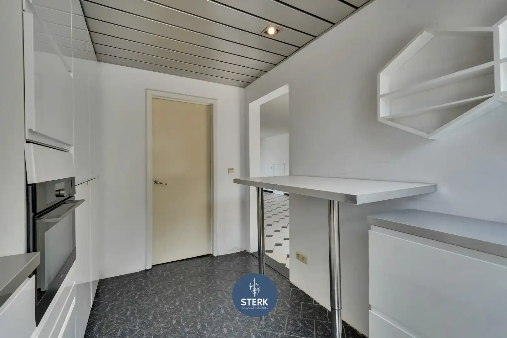 RUIM DUPLEX-APPARTEMENT MET 2 TERRASSEN IN HET CENTRUM VAN LANAKEN !  foto 12