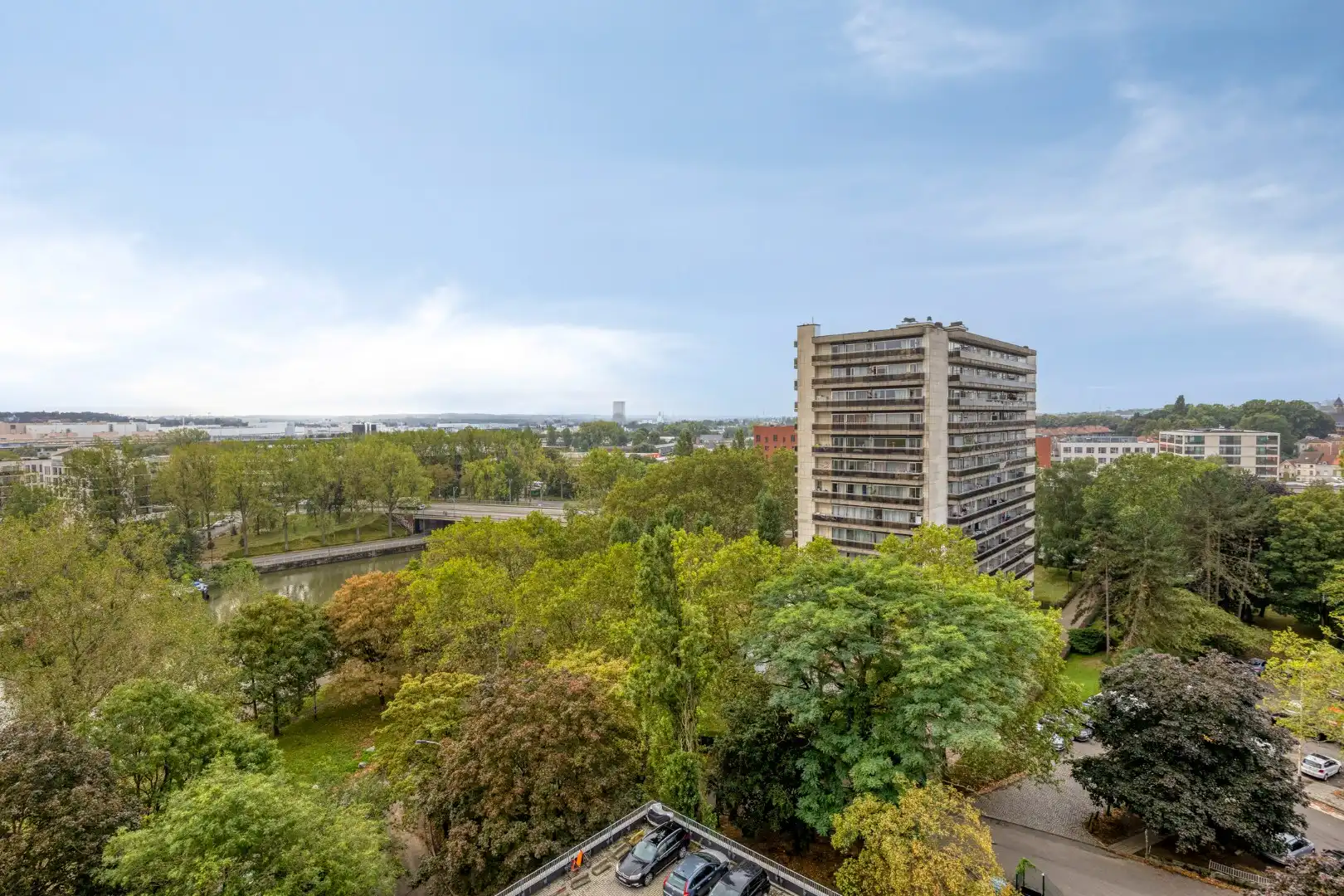 Instapklaar appartement met 2 slaapkamers en garage foto 20