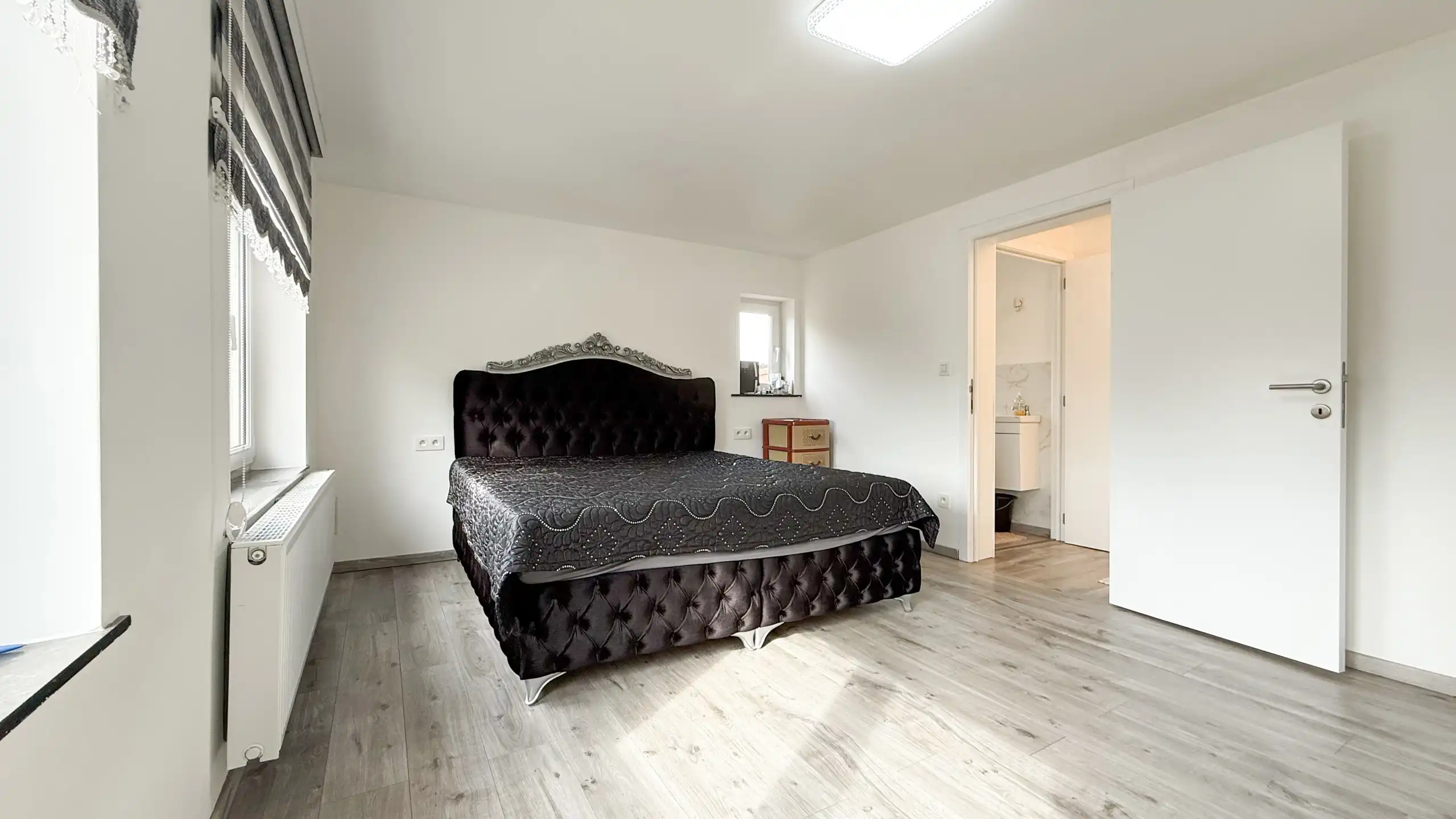 Volledig vernieuwde woning met 4 slp en uitstekende ligging! foto 21