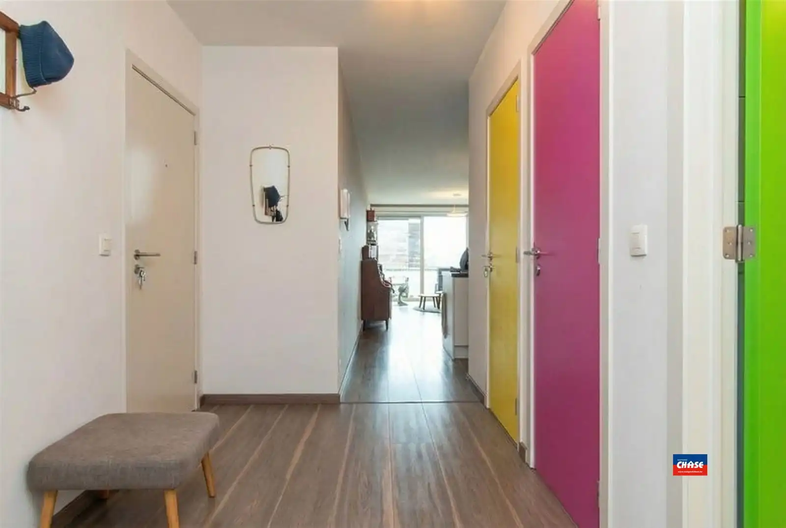 Instapklaar appartement met 2 slaapkamers en terras foto 8