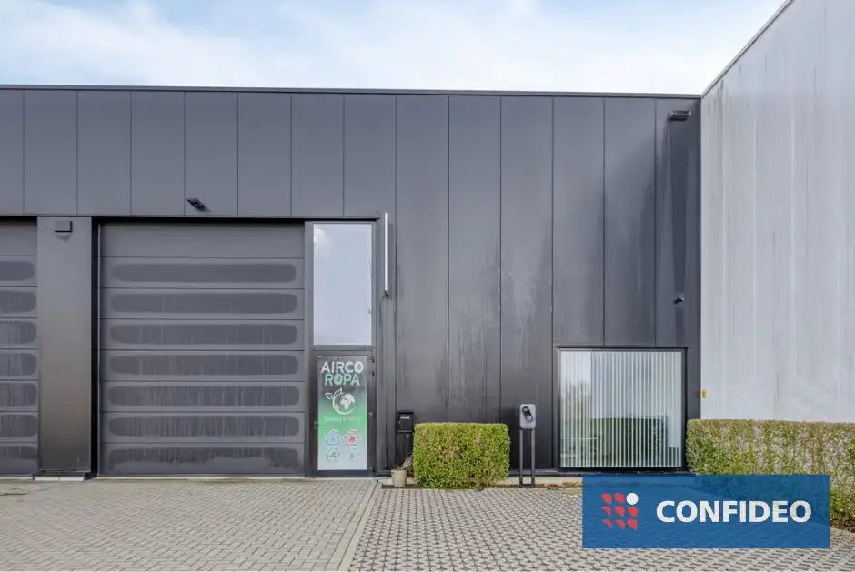 Recente KMO-unit nabij de E313 foto {{pictureIndex}}