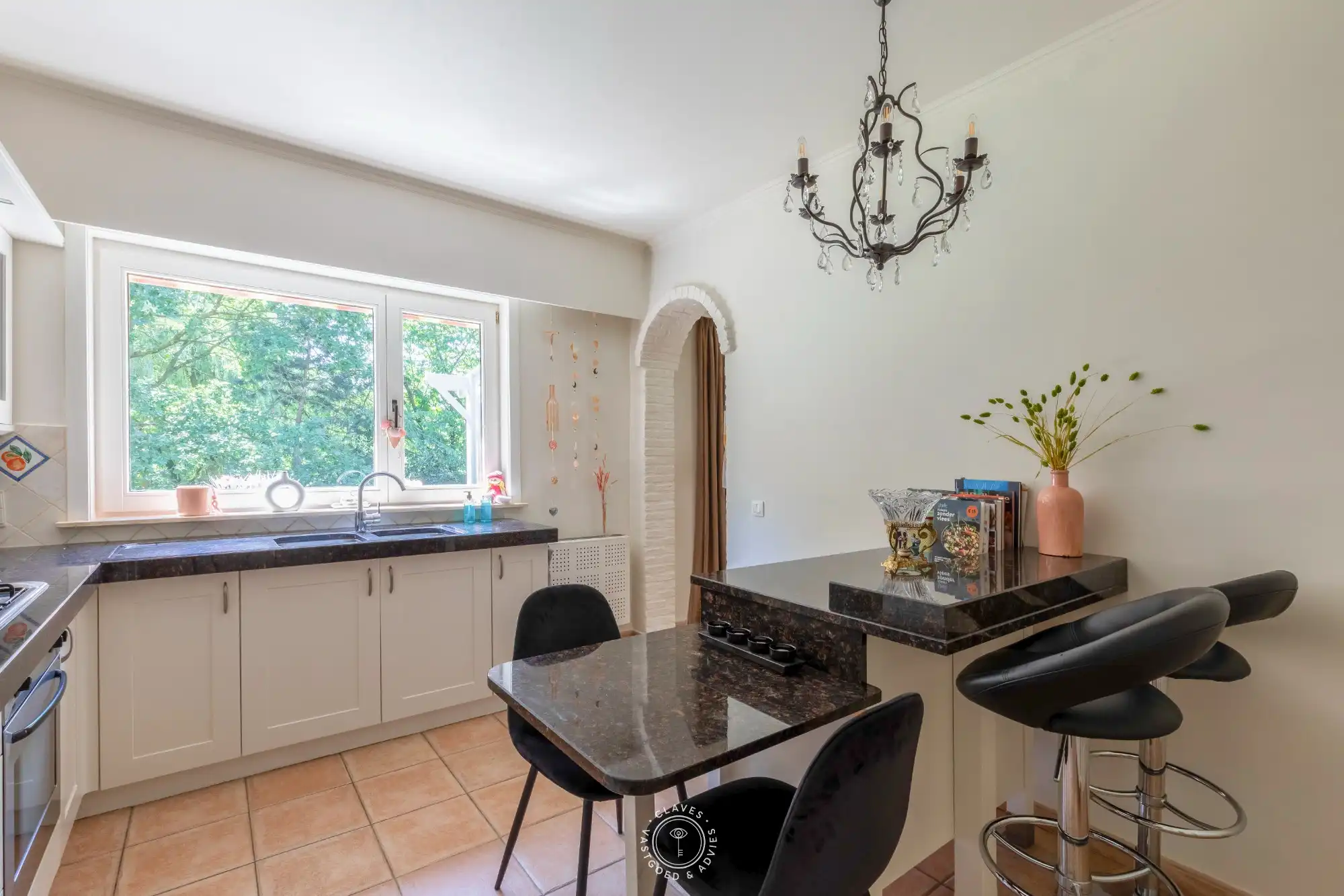 Stijlvol wonen met de allures van een bungalow op een geweldige locatie foto 8