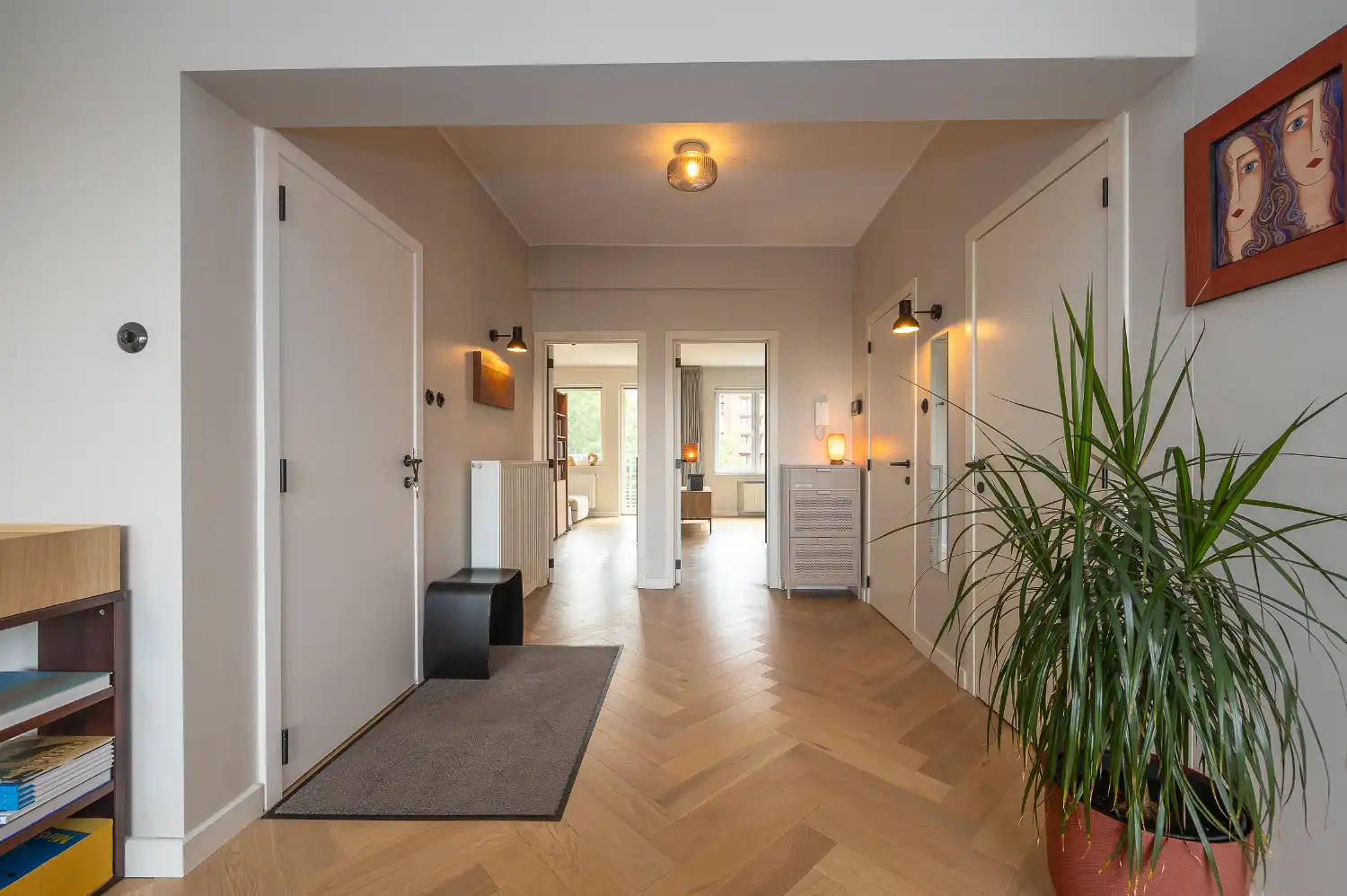 Gerenoveerd twee slaapkamer appartement met open zicht foto 10