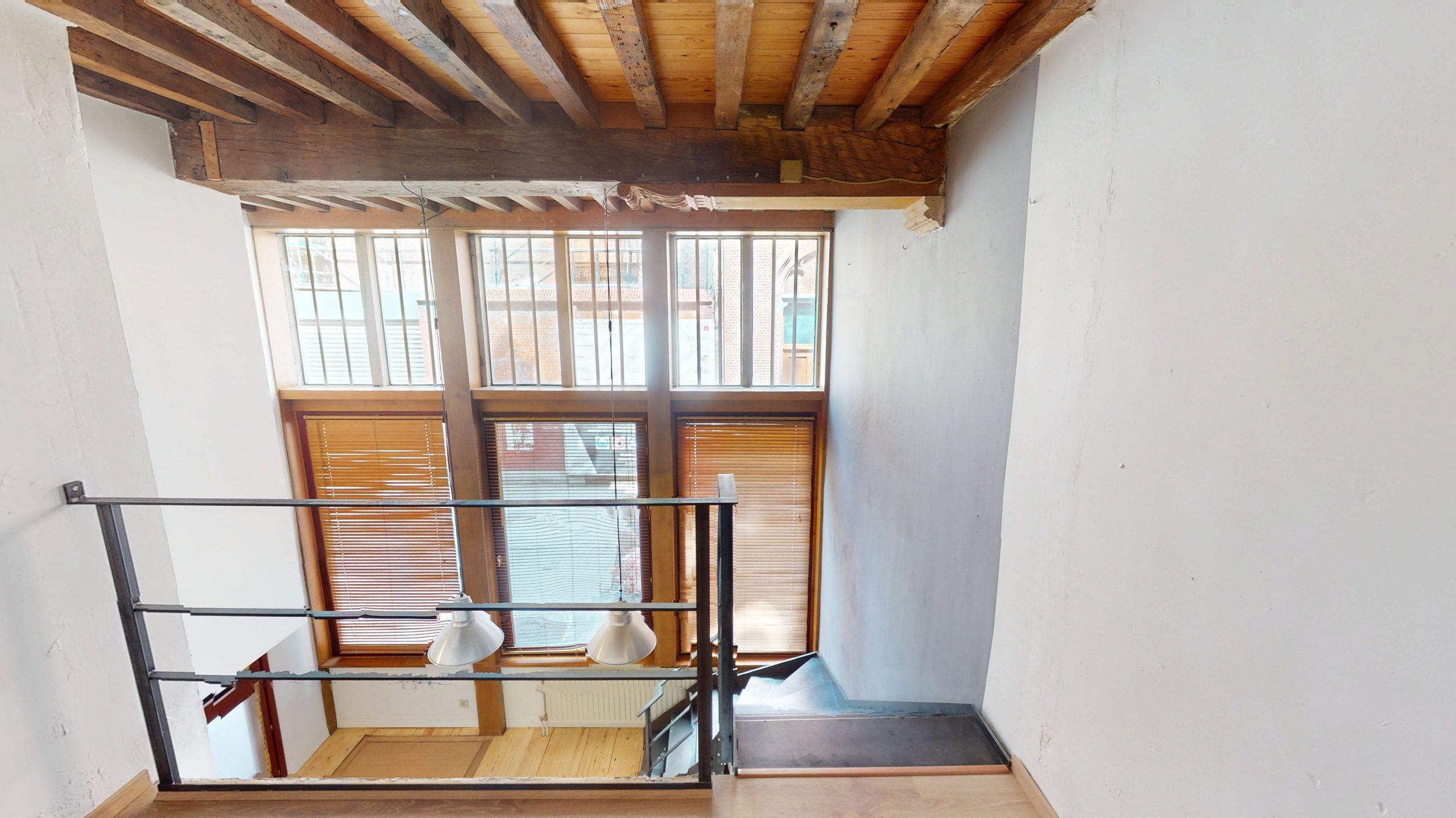 ANTWERPEN - Karaktervol kantoor op centrale locatie foto 2