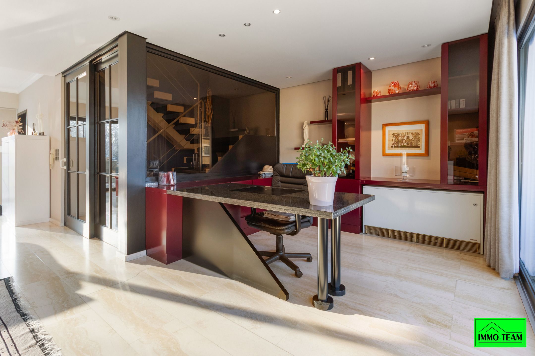 Ruime 2-gevelwoning met garage, tuin en 3 slaapkamers foto 9