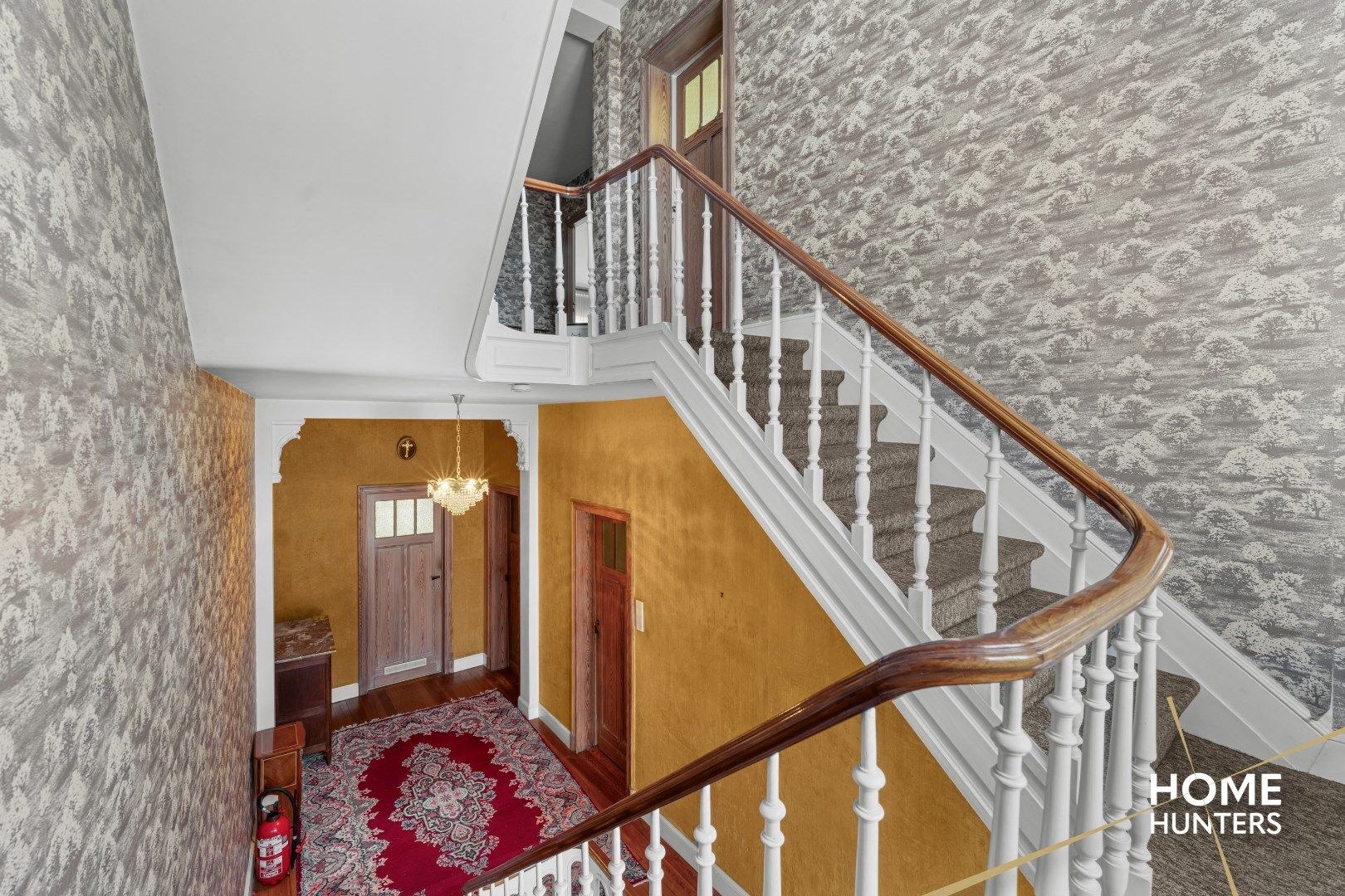 Statige herenwoning met 8 slaapkamers, ruime garage, praktijkruimte en fenomenale stadstuin foto 28