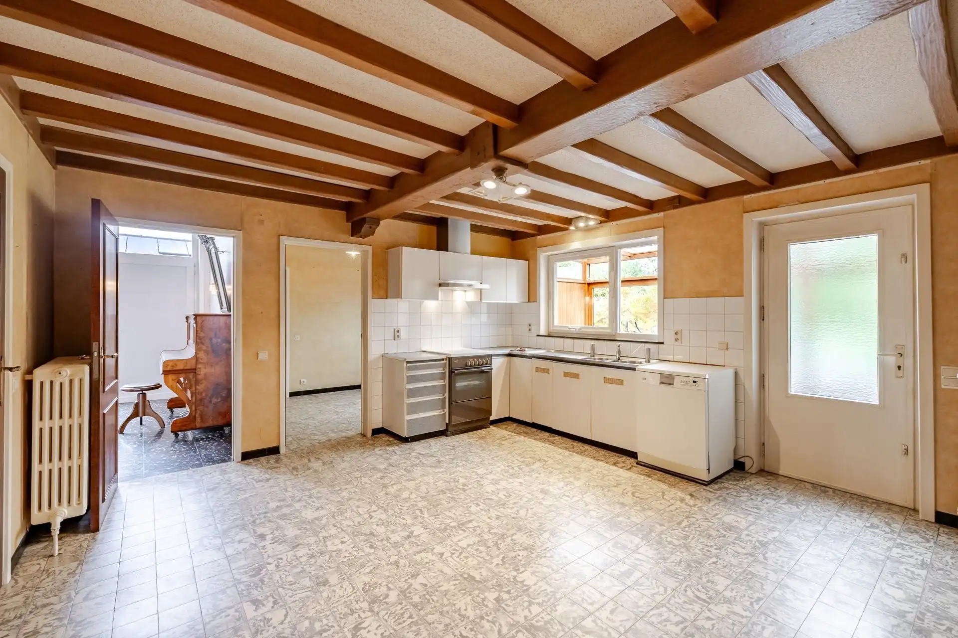 Uitstekend gelegen bungalow op uitzonderlijk perceel foto 9
