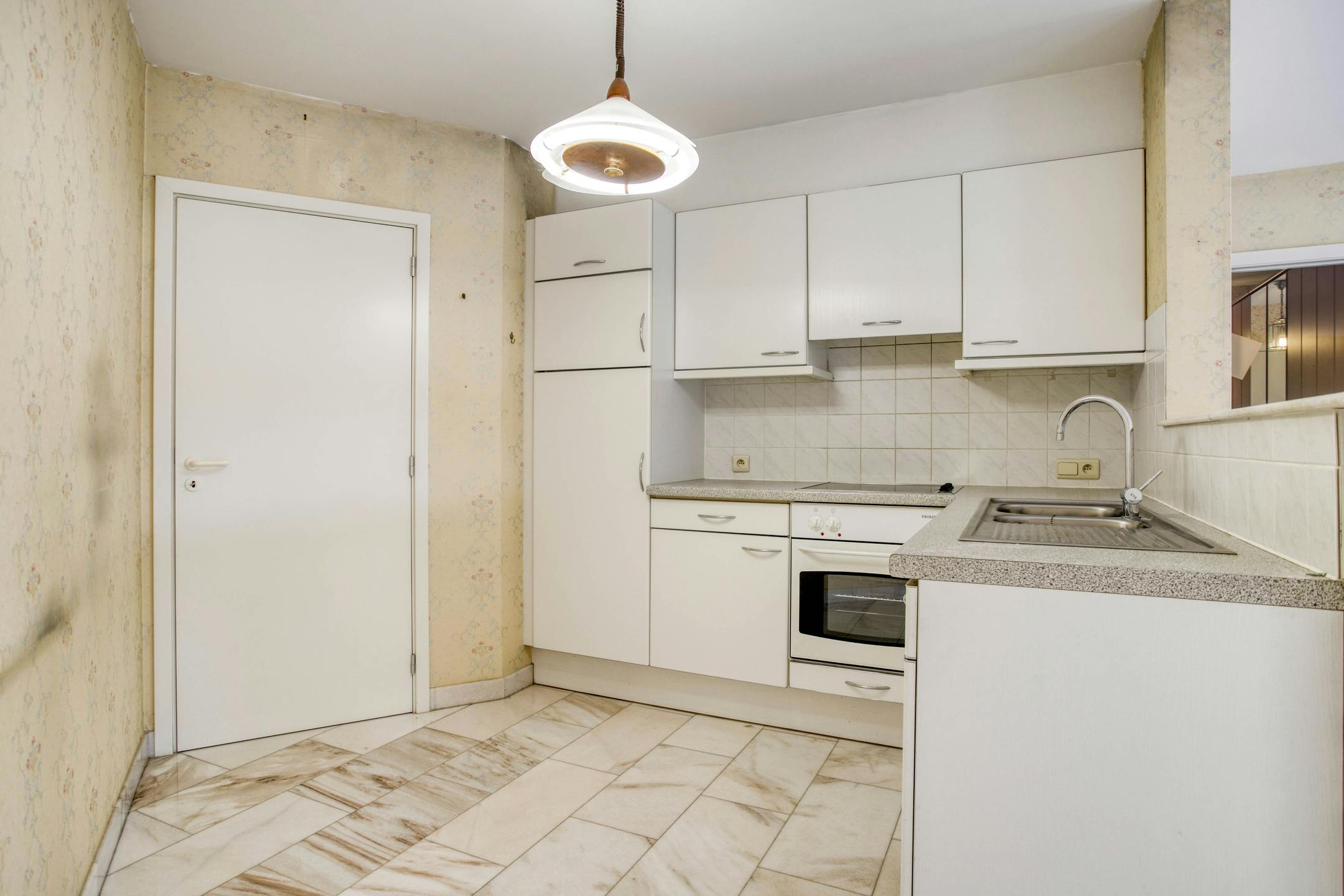 Ruim en lichtrijk appartement te koop in hartje Rumbeke foto 8