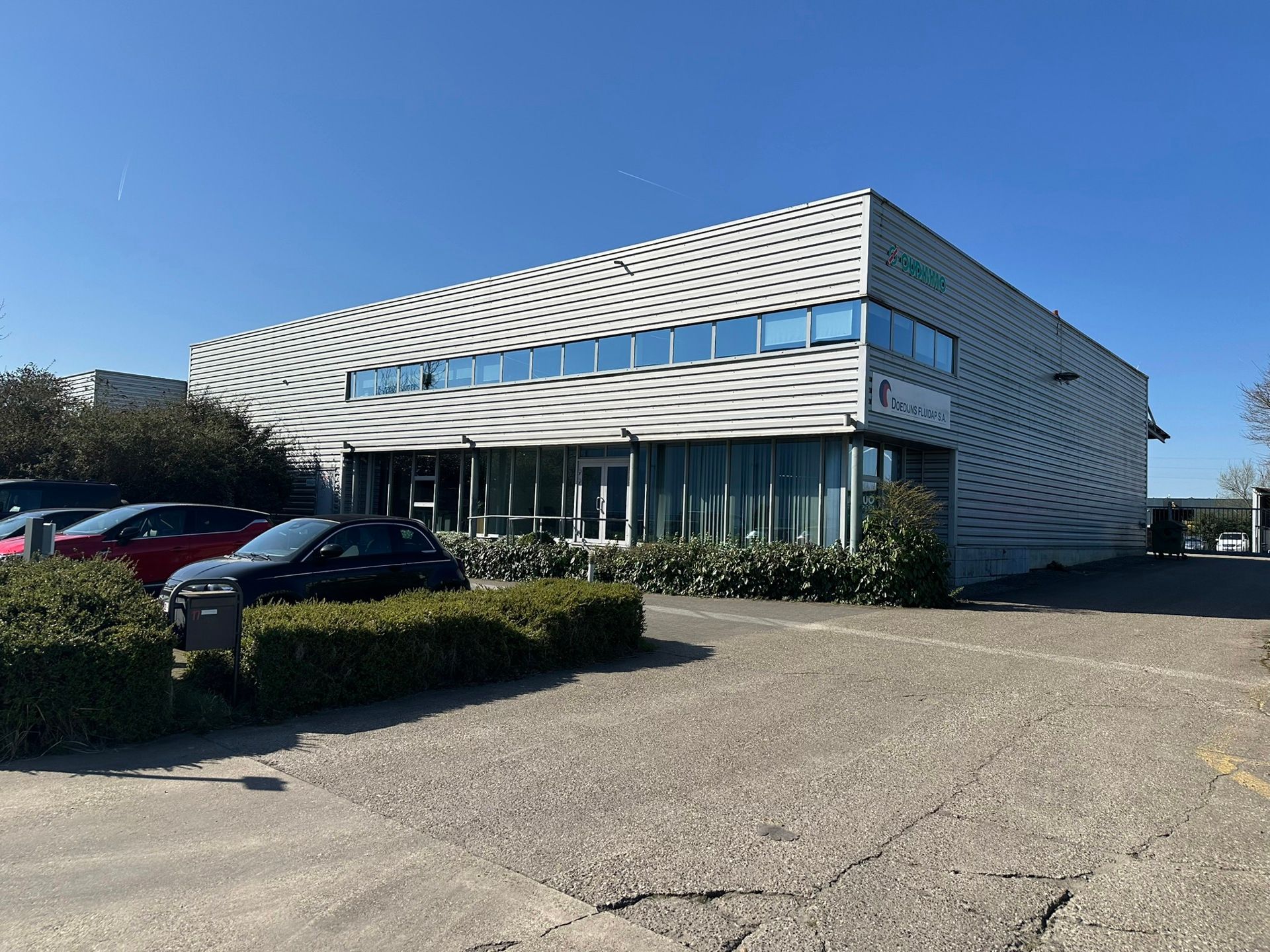 Representatief bedrijfsgebouw te koop in Puurs foto 2
