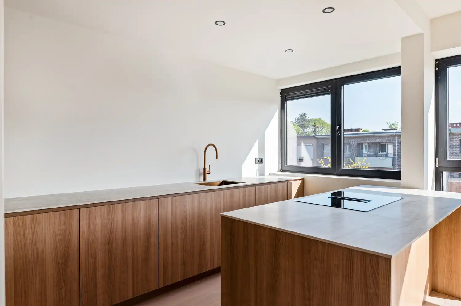 Luxueus appartement met 2 slpk en terras te Berchem foto 3