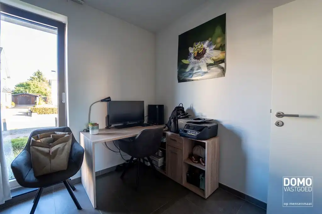 RUIM GELIJKVLOERS APPARTEMENT MET 2 SLAAPKAMERS, TERRAS EN PARKEERGELEGENHEID TE HASSELT (SINT-LAMBRECHTS-HERK) foto 10