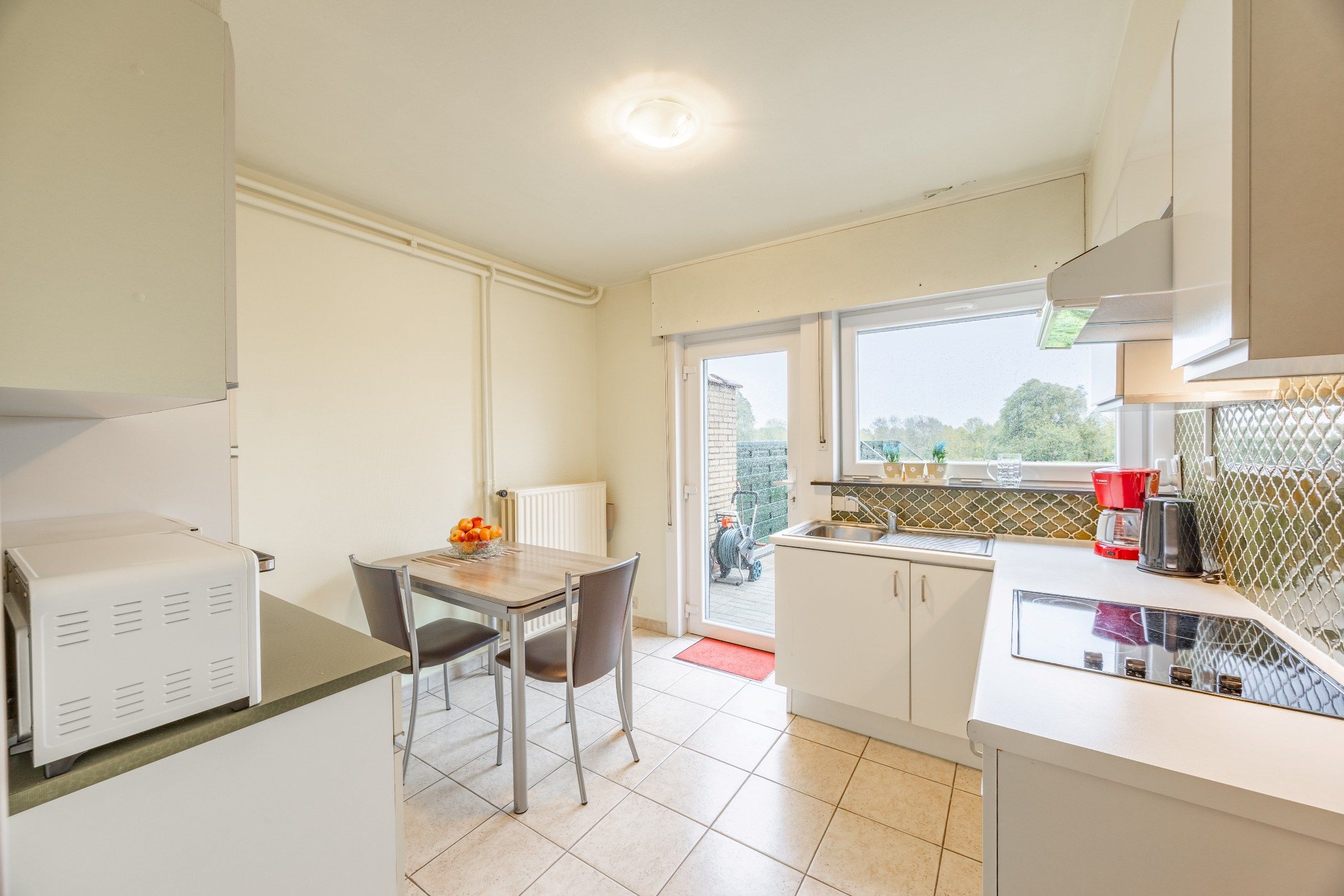 KLOEKE HOB MET DUBBELE GARAGE EN VERZICHT foto 5