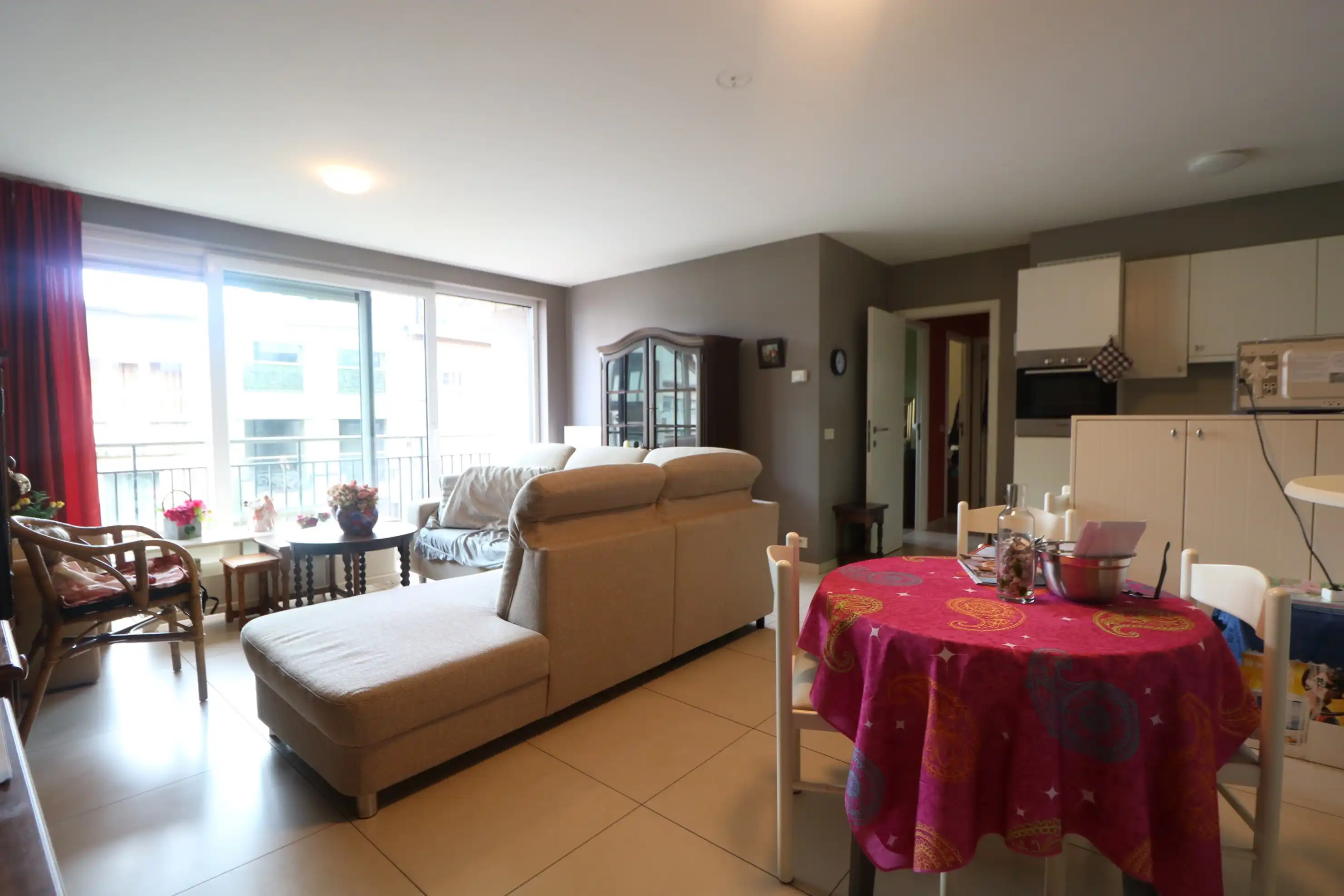 2 slaapkamerappartement met terras in het centrum op wandelafstand van het station foto {{pictureIndex}}