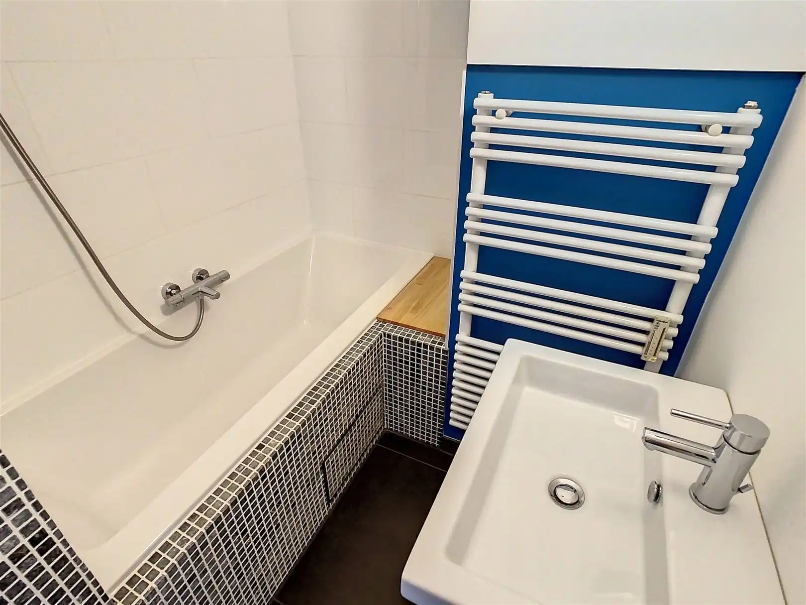 Instapklaar App met 2 slpks, autobox en kelder foto 23