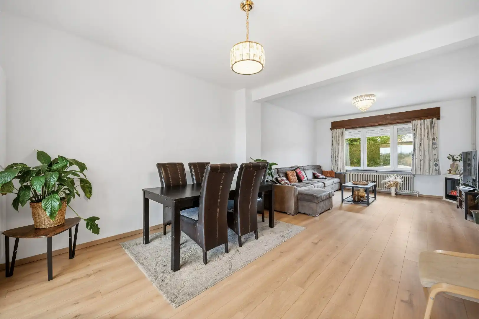 Instapklare rijwoning in een rustige straat te Tienen foto 6