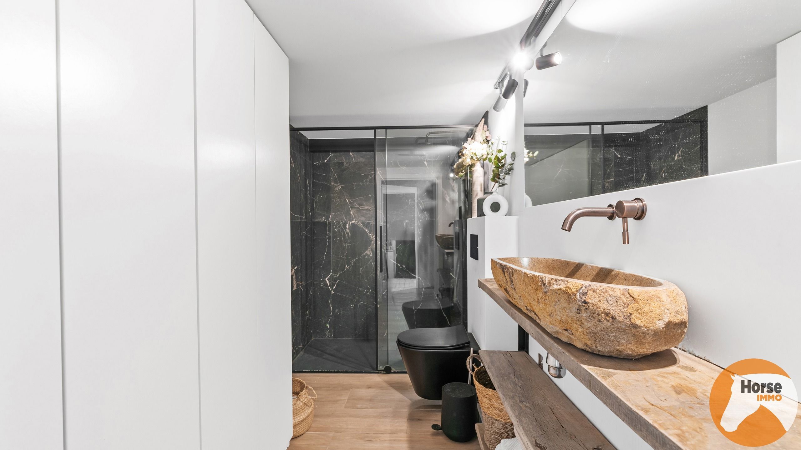 OUDSBERGEN - Prachtig gelegen woning met loodsen op 2ha5 foto 23
