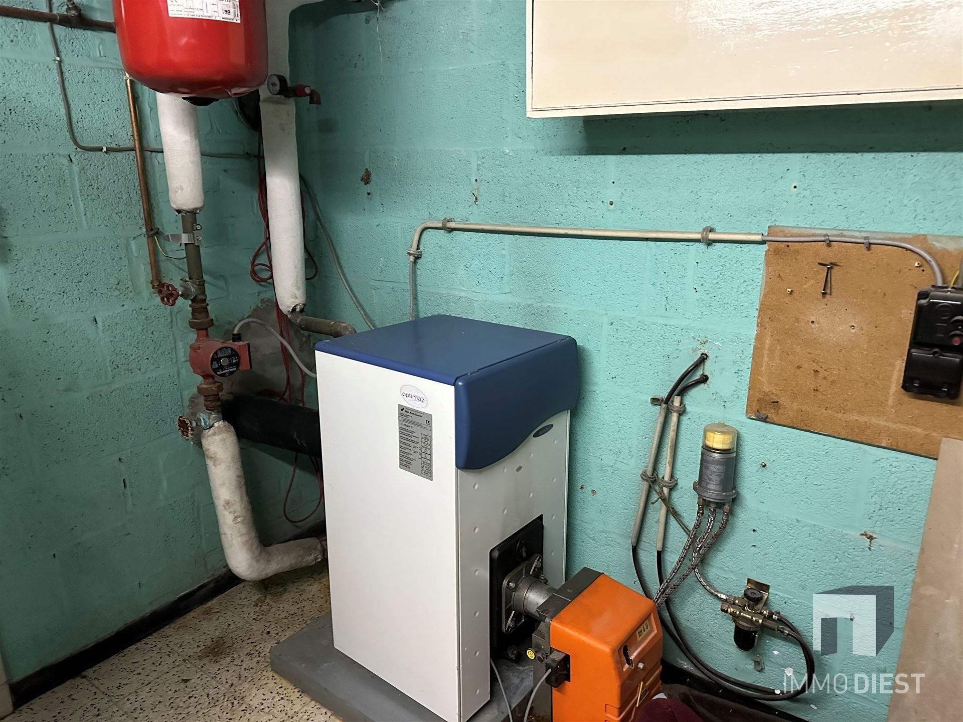 Goed gelegen woning met 3 slaapkamers, garage en tuin foto 15