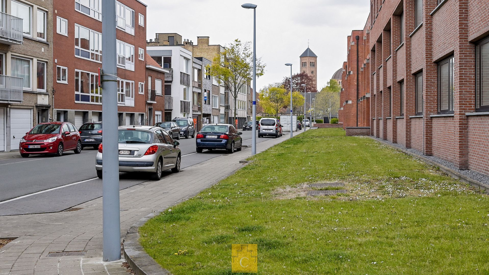 Rustig gelegen appartement met garage nabij winkels en Brugse binnenstad foto 2