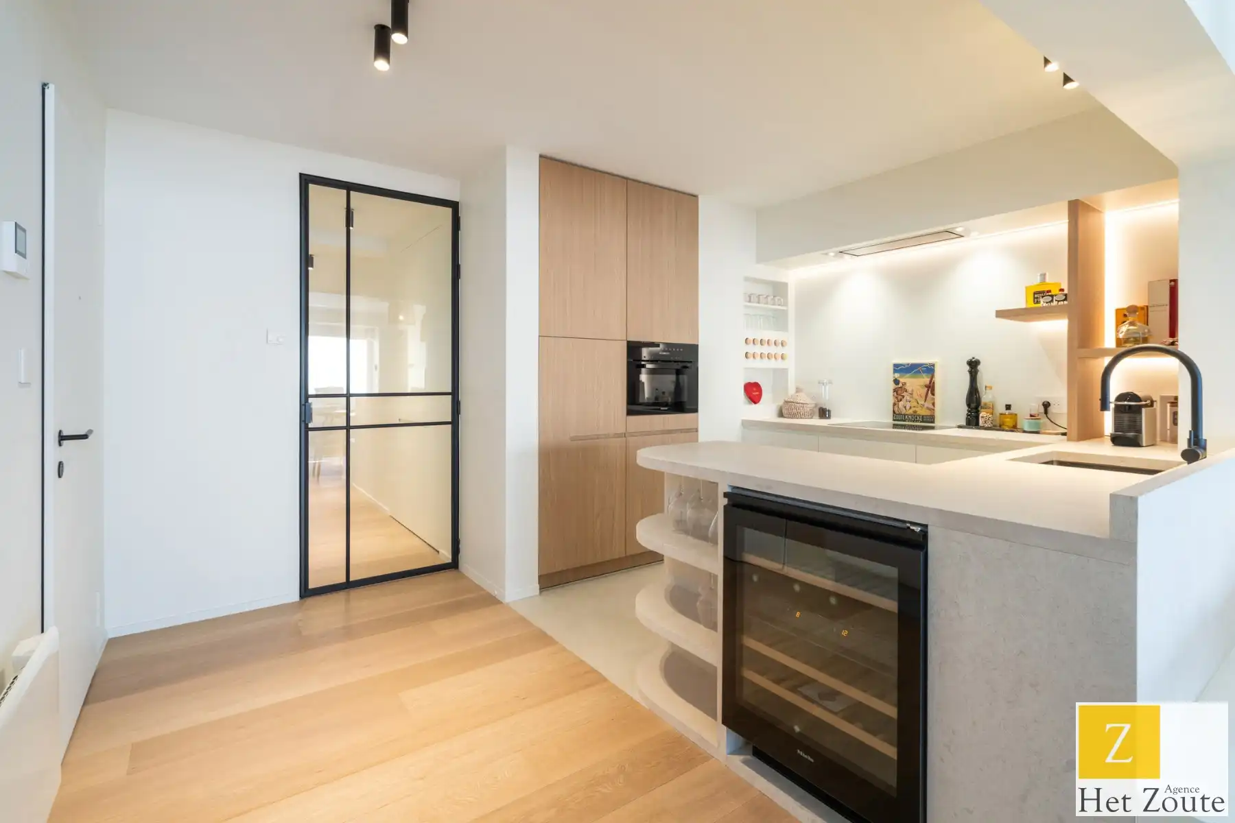 Elegantie, exclusieve luxe en frontaal zeezicht in Het Zoute foto 4