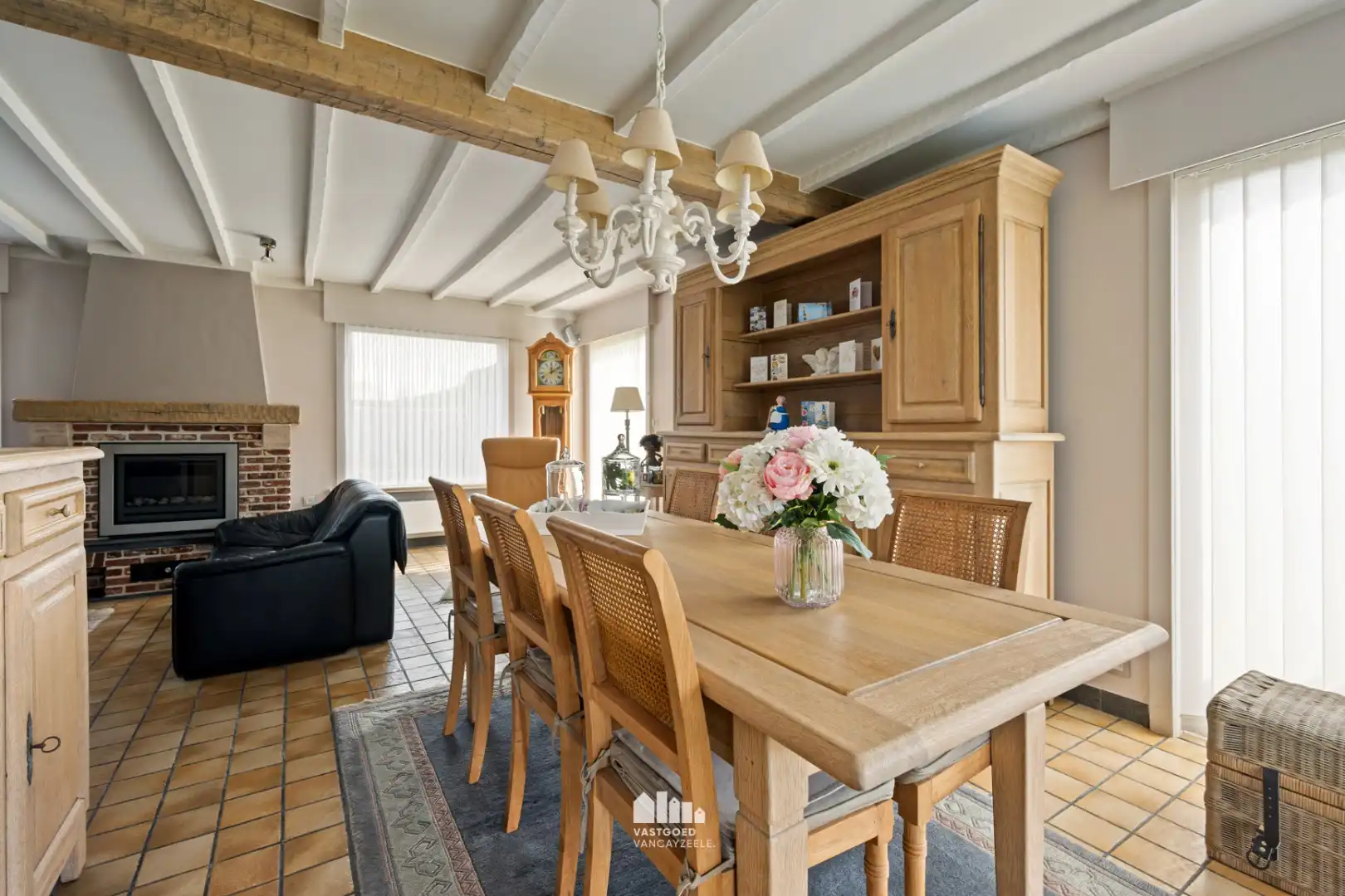 Instapklare villa met zonnige tuin op topligging in rustige wijk te Ieper    foto 14