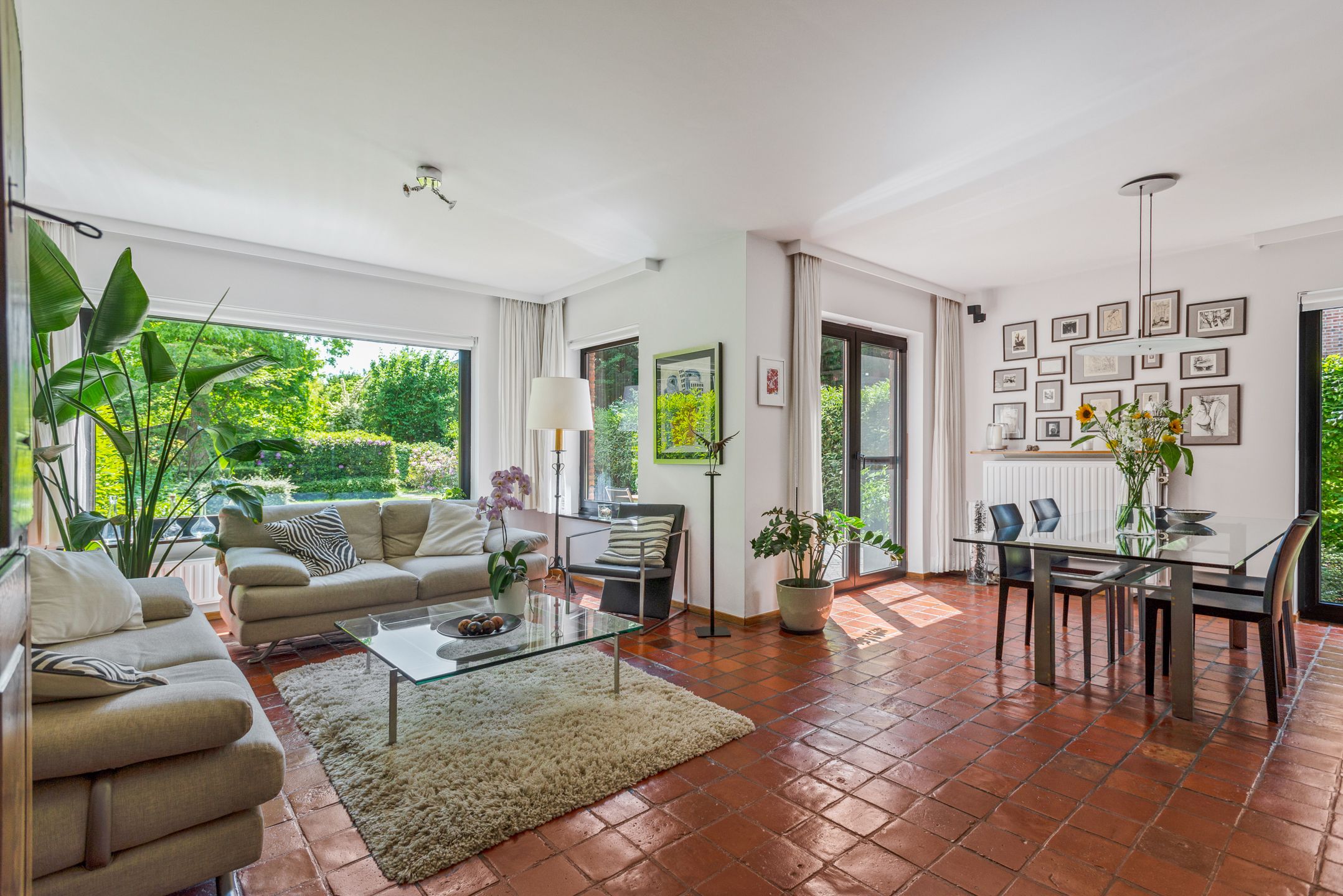 Ruime halfopen woning met schitterende tuin! foto 5