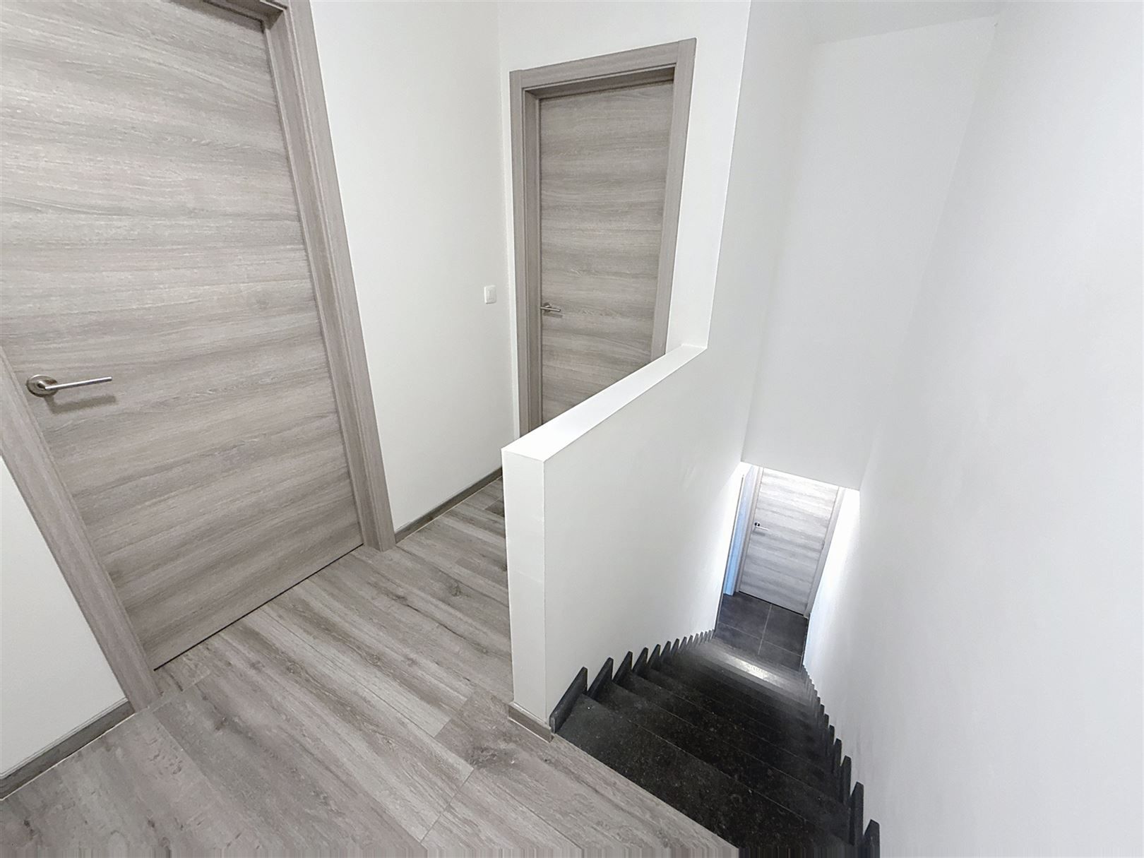 Mooi duplex app, 2 slpks, terrassen en parking foto 20