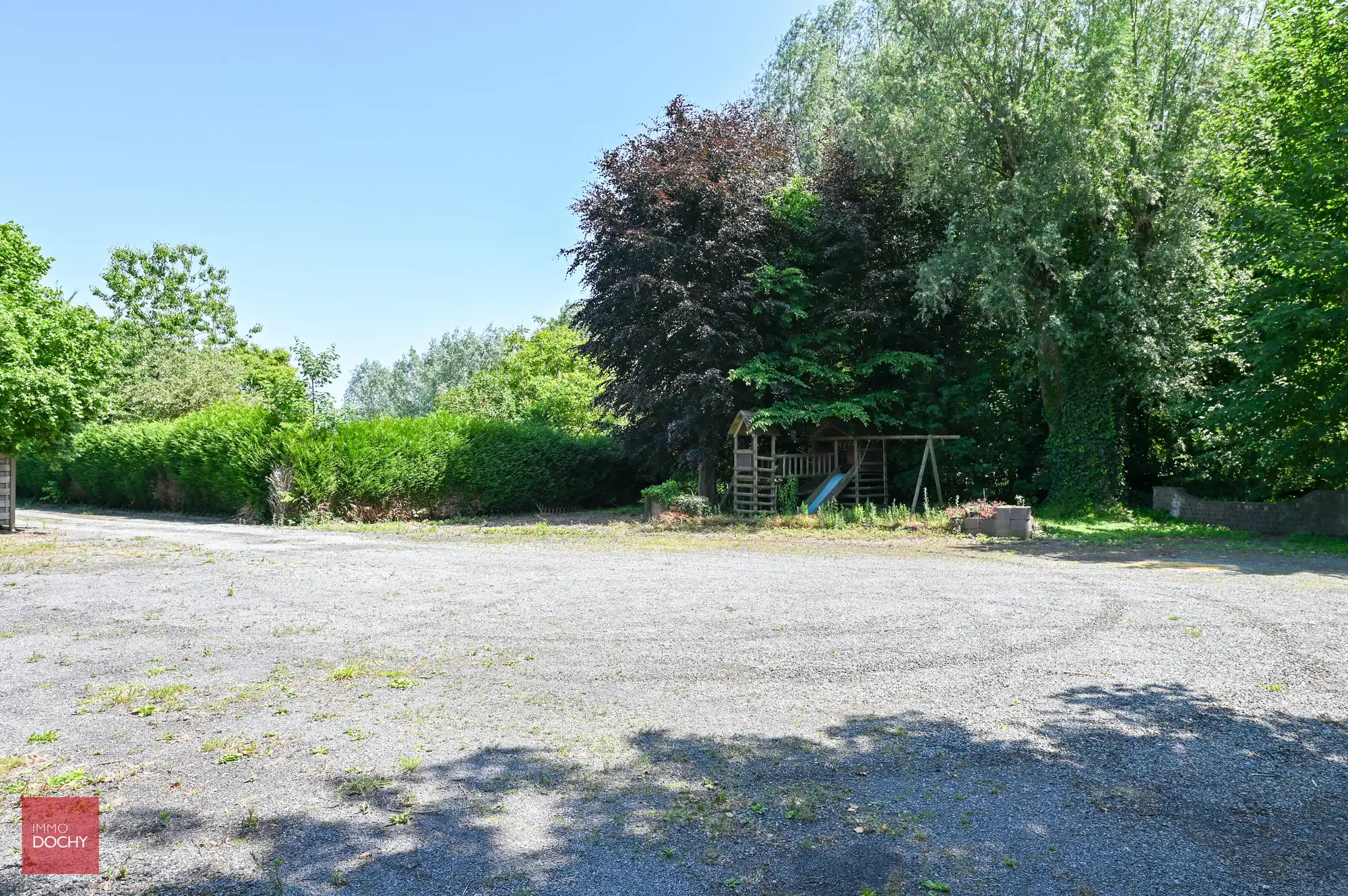 Landelijk en rustig gelegen handelscomplex met woonst foto 12