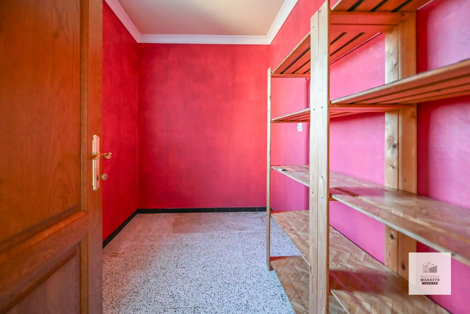 Te renoveren gelijkvloerse woning met  3slpk, garage, tuin op 1290m2 foto 22