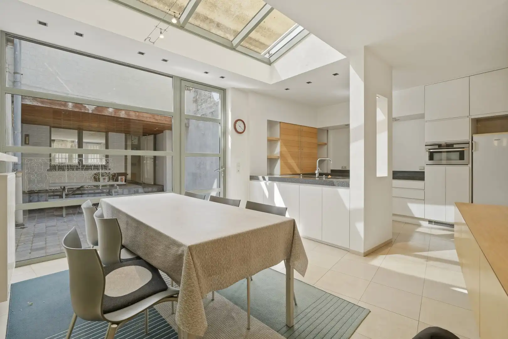 Multifunctionele woning met handelsruimte in hartje Veurne. foto 7