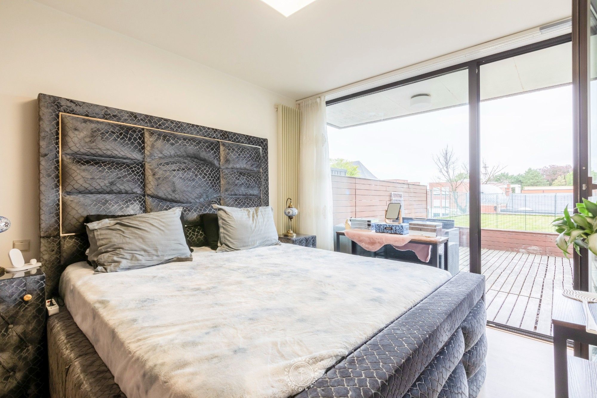 Appartement met drie slaapkamers op een goede locatie met twee ruime terrassen. foto 6